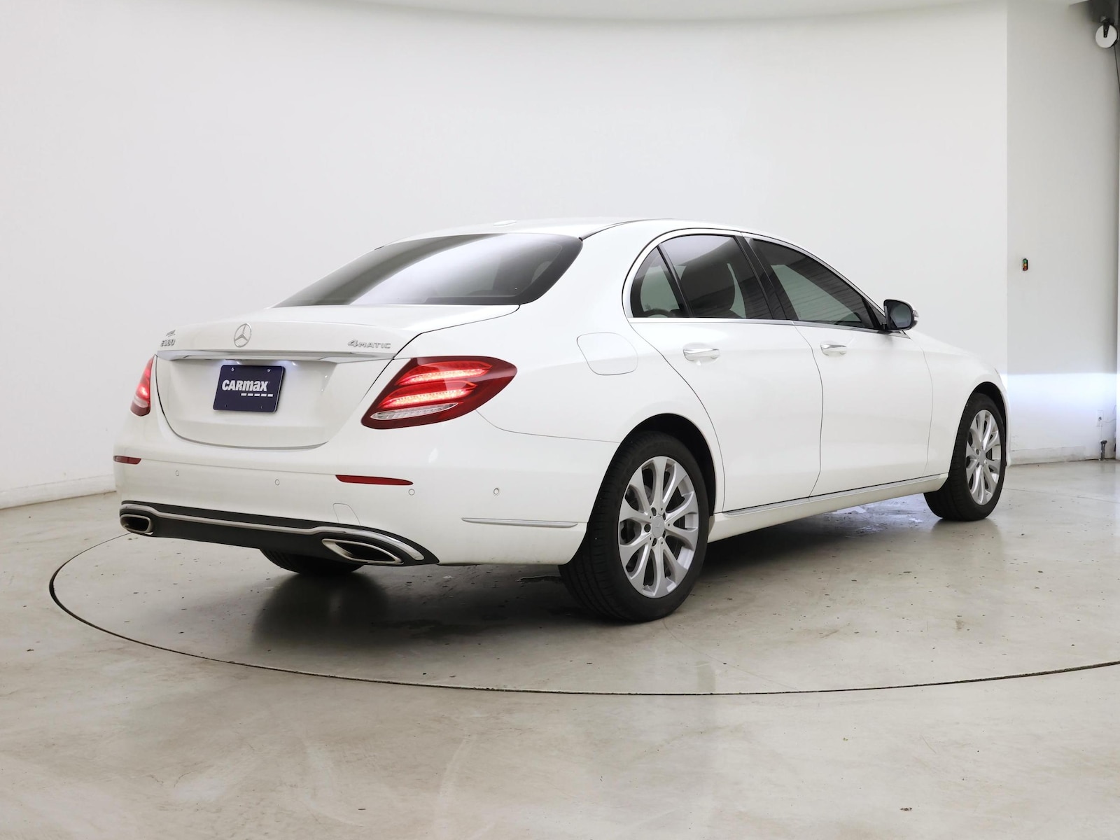 2017 Mercedes-Benz E-Class E300 - Photo 9