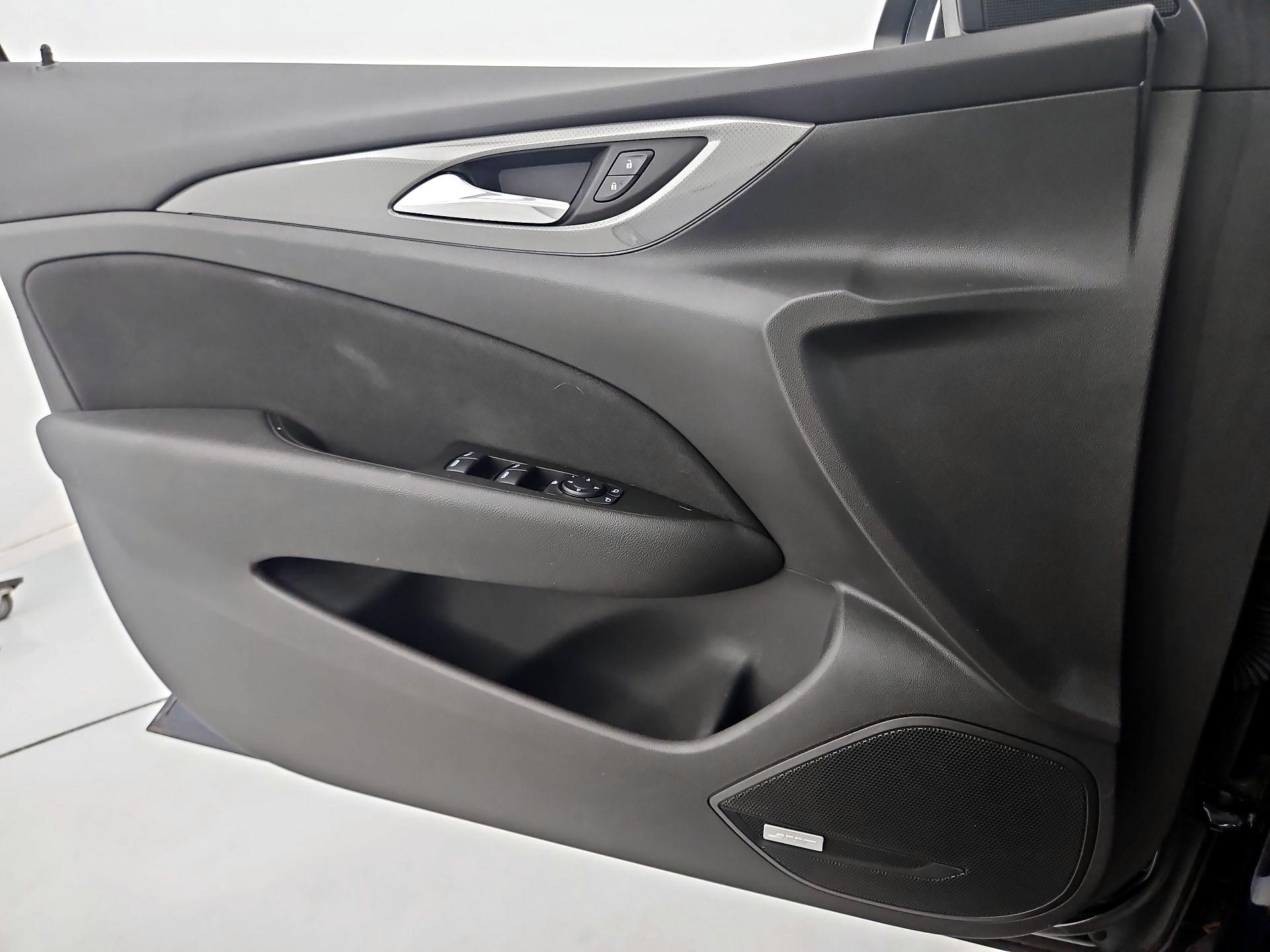 Thumbnail: 2019 Buick Regal - 12