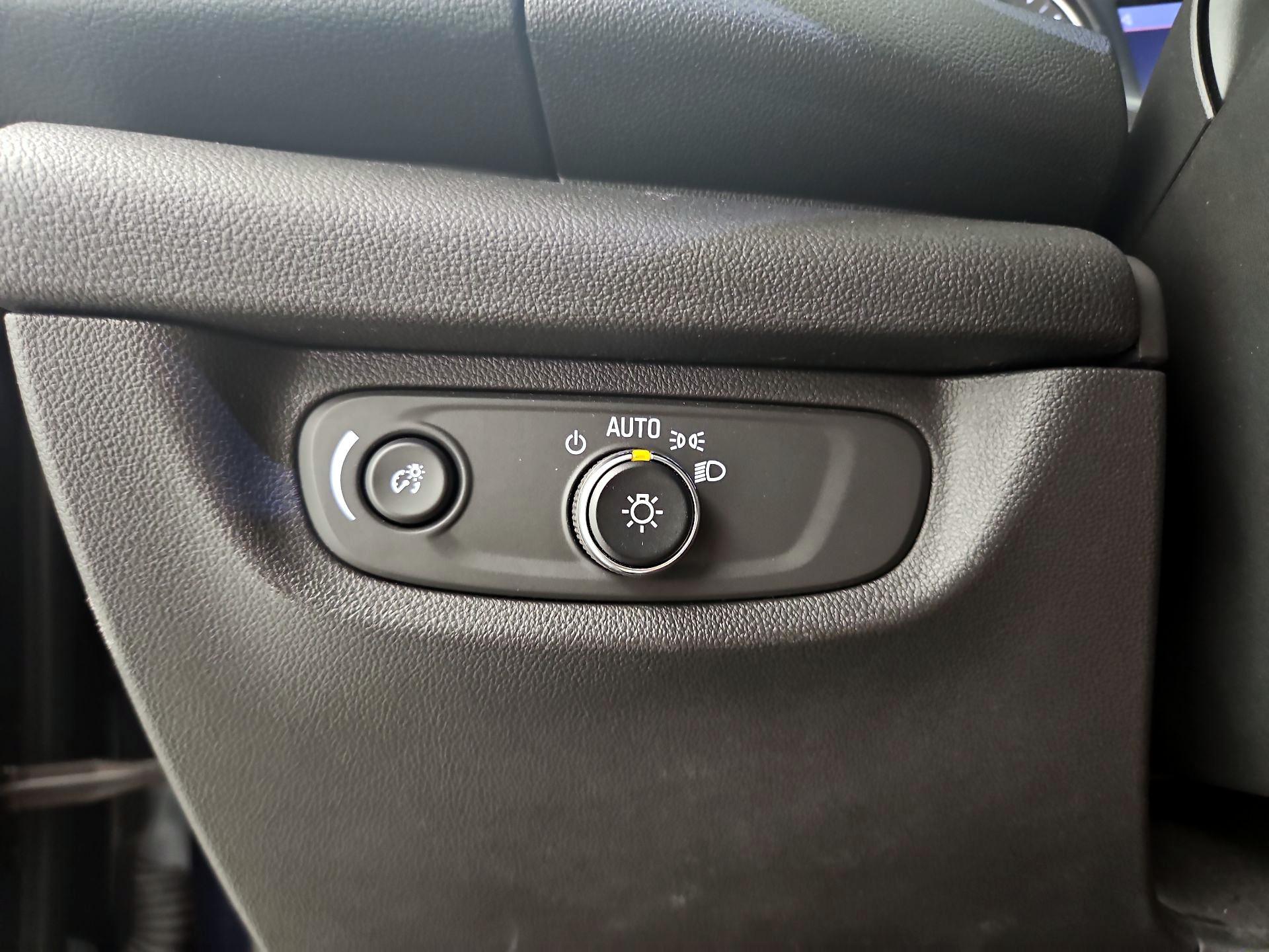 Thumbnail: 2019 Buick Regal - 13