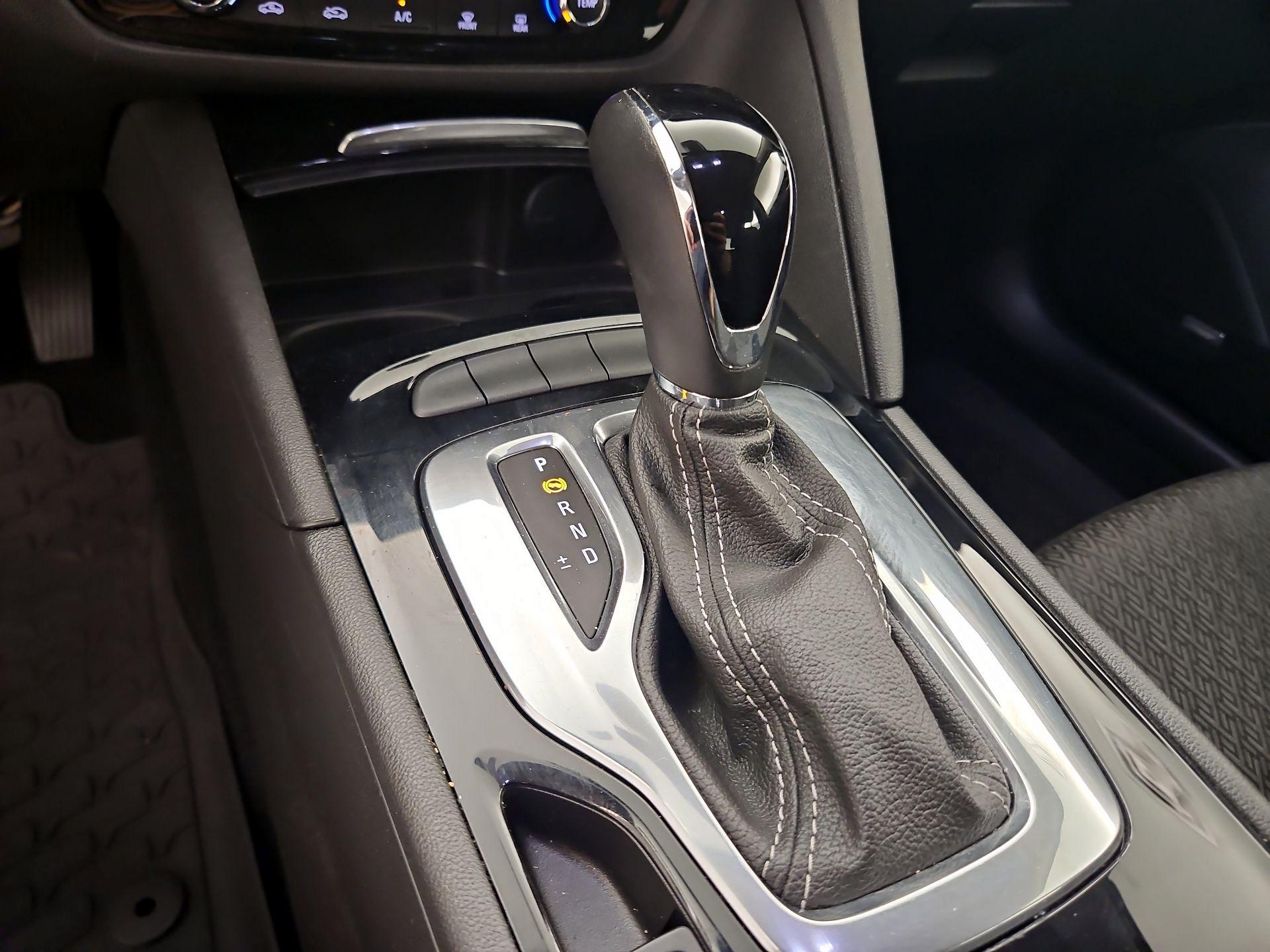 Thumbnail: 2019 Buick Regal - 18