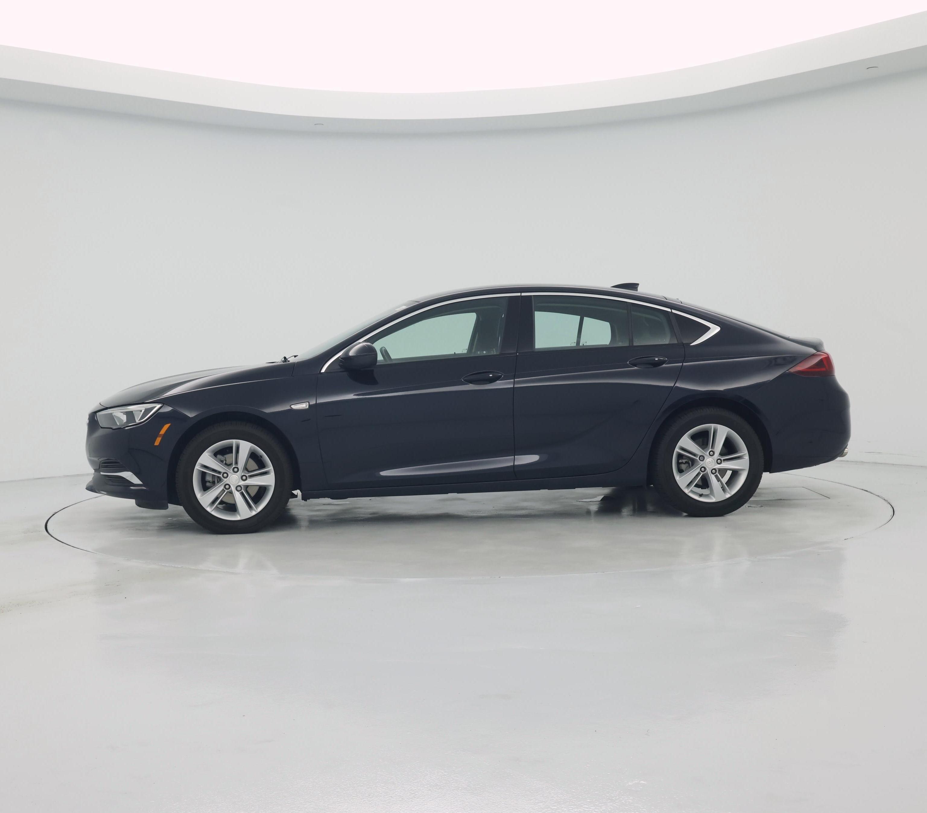 Thumbnail: 2019 Buick Regal - 3