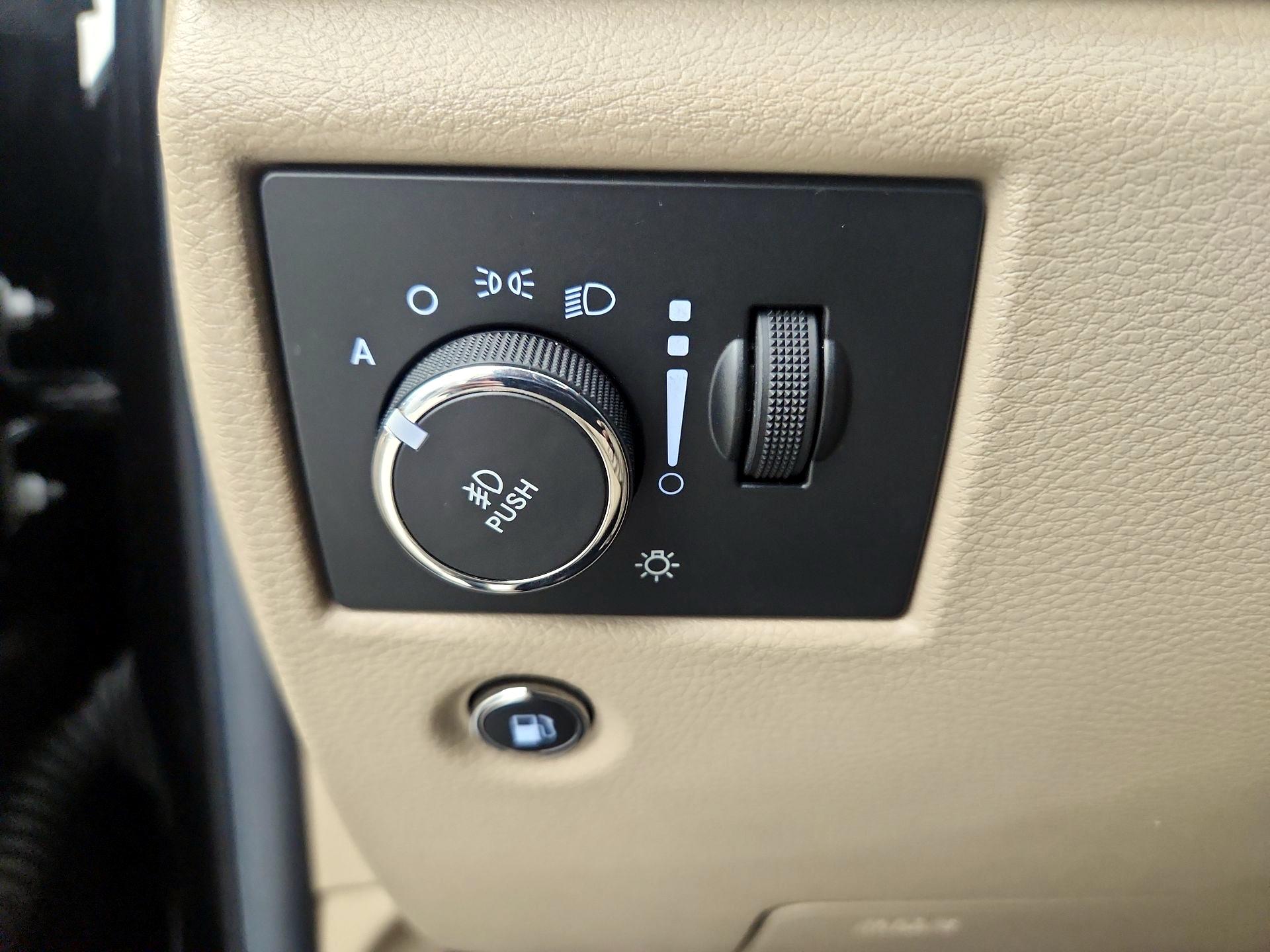 Thumbnail: 2014 Jeep Grand Cherokee - 13