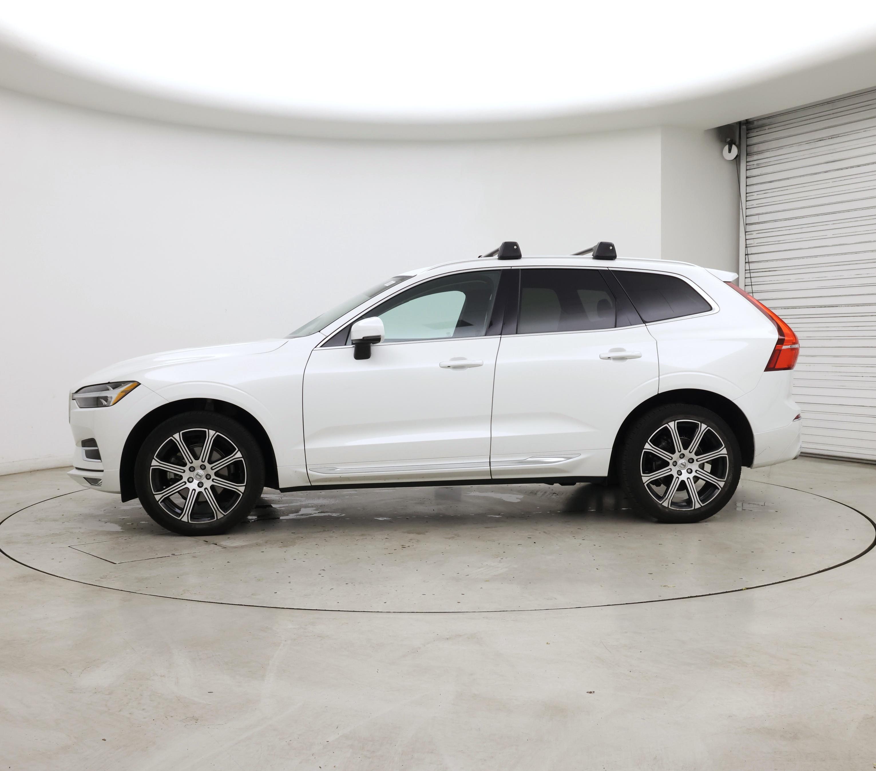 Thumbnail: 2021 Volvo XC60 - 3