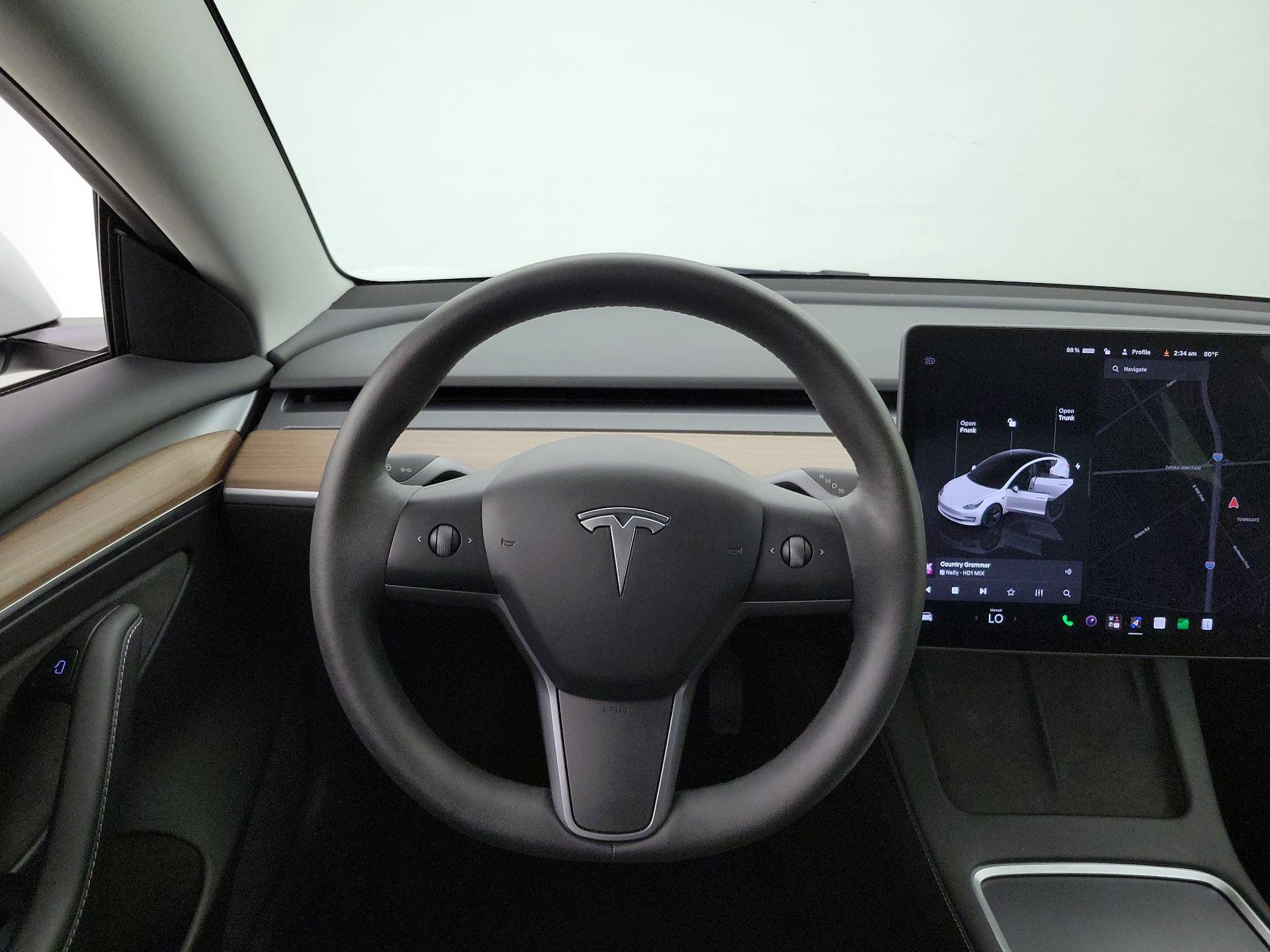 Thumbnail: 2023 Tesla Model 3 - 10