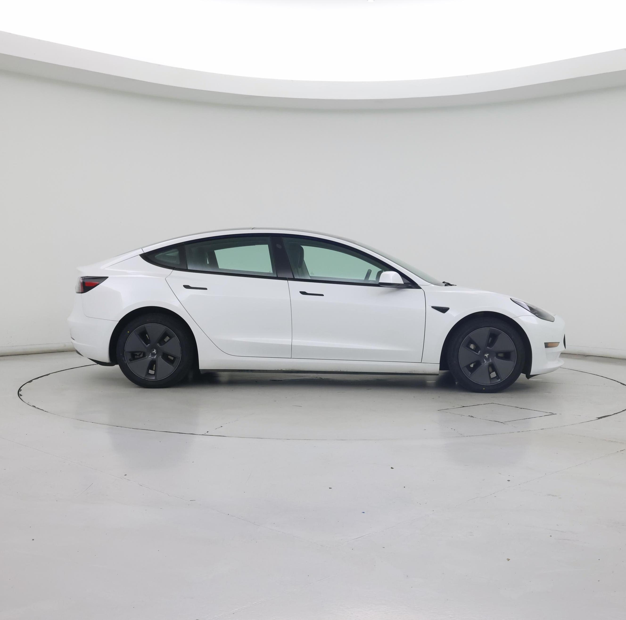 Thumbnail: 2023 Tesla Model 3 - 7