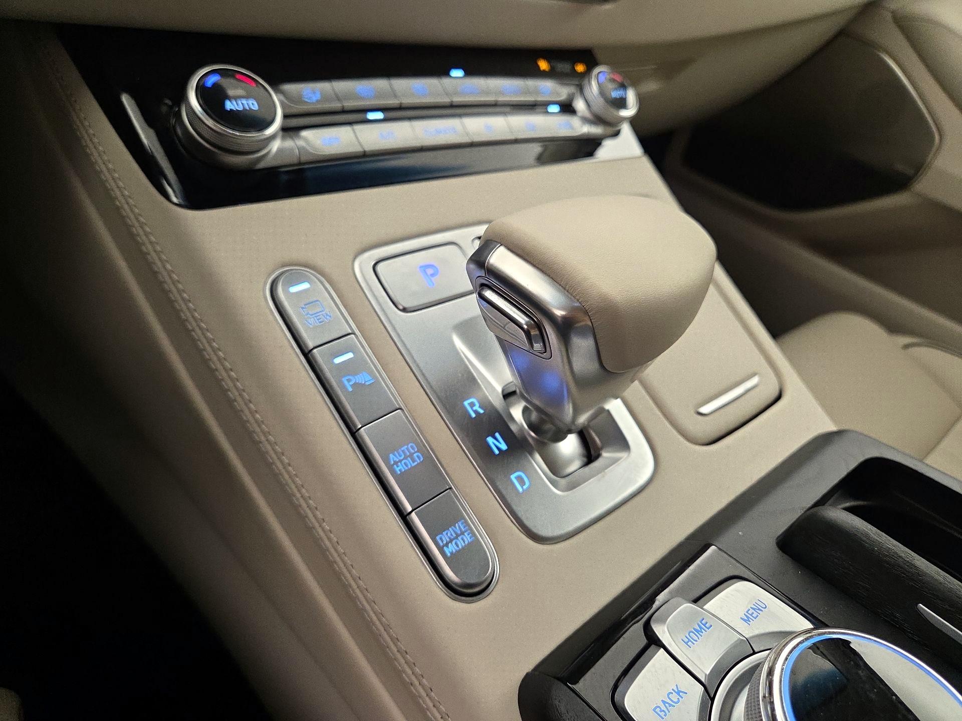 Thumbnail: 2022 Genesis G90 - 18