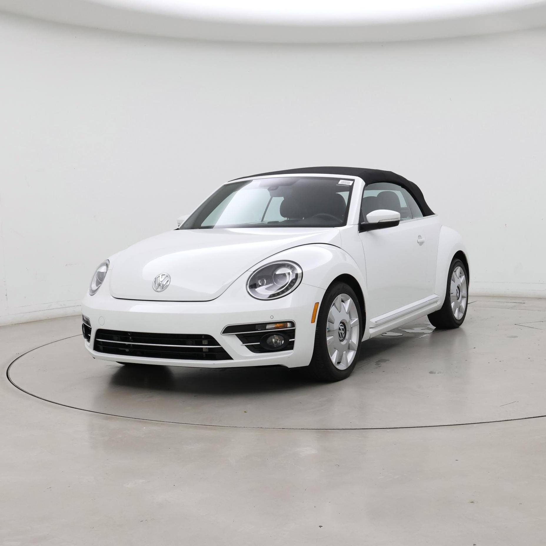 Thumbnail: 2018 Volkswagen Beetle - 4