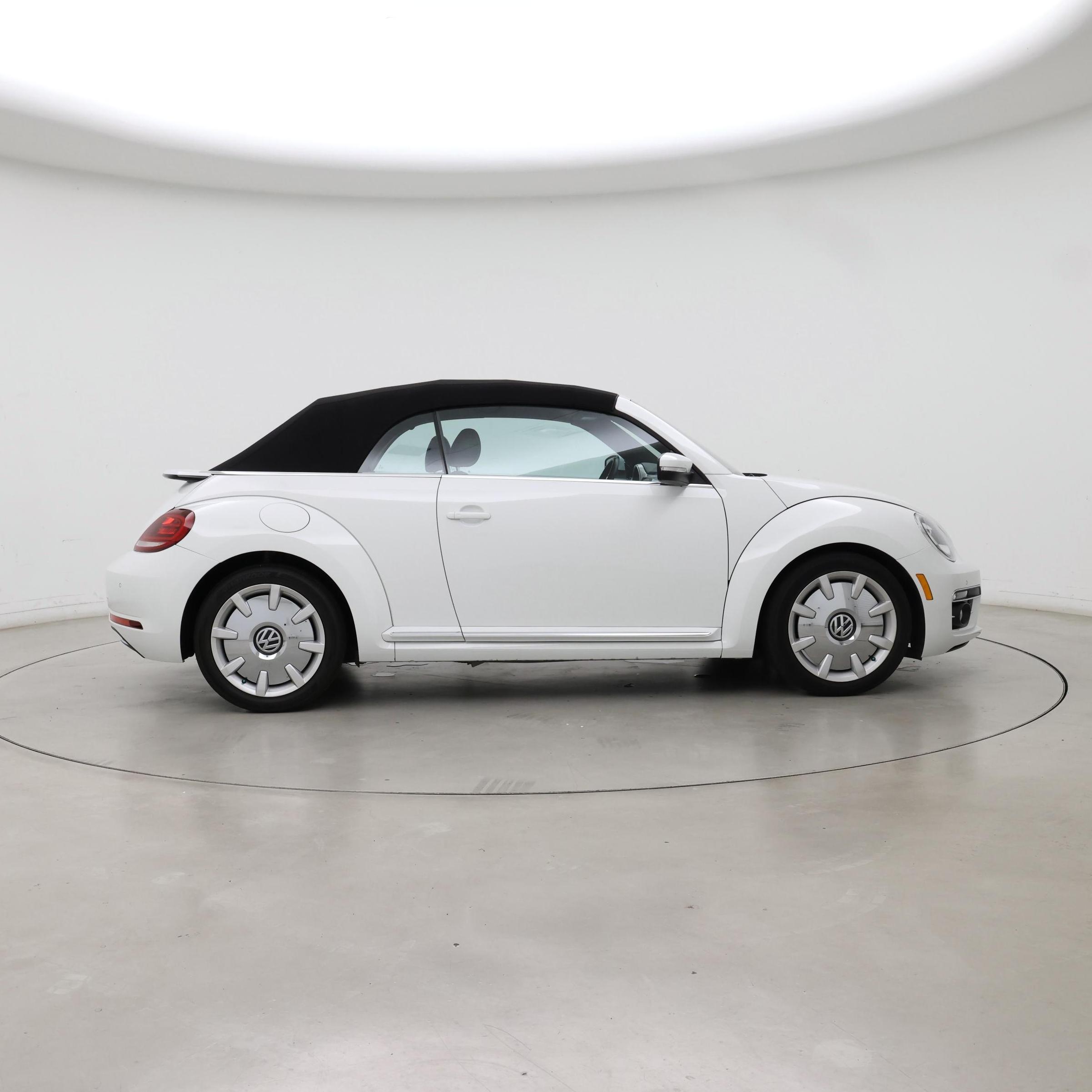 Thumbnail: 2018 Volkswagen Beetle - 7