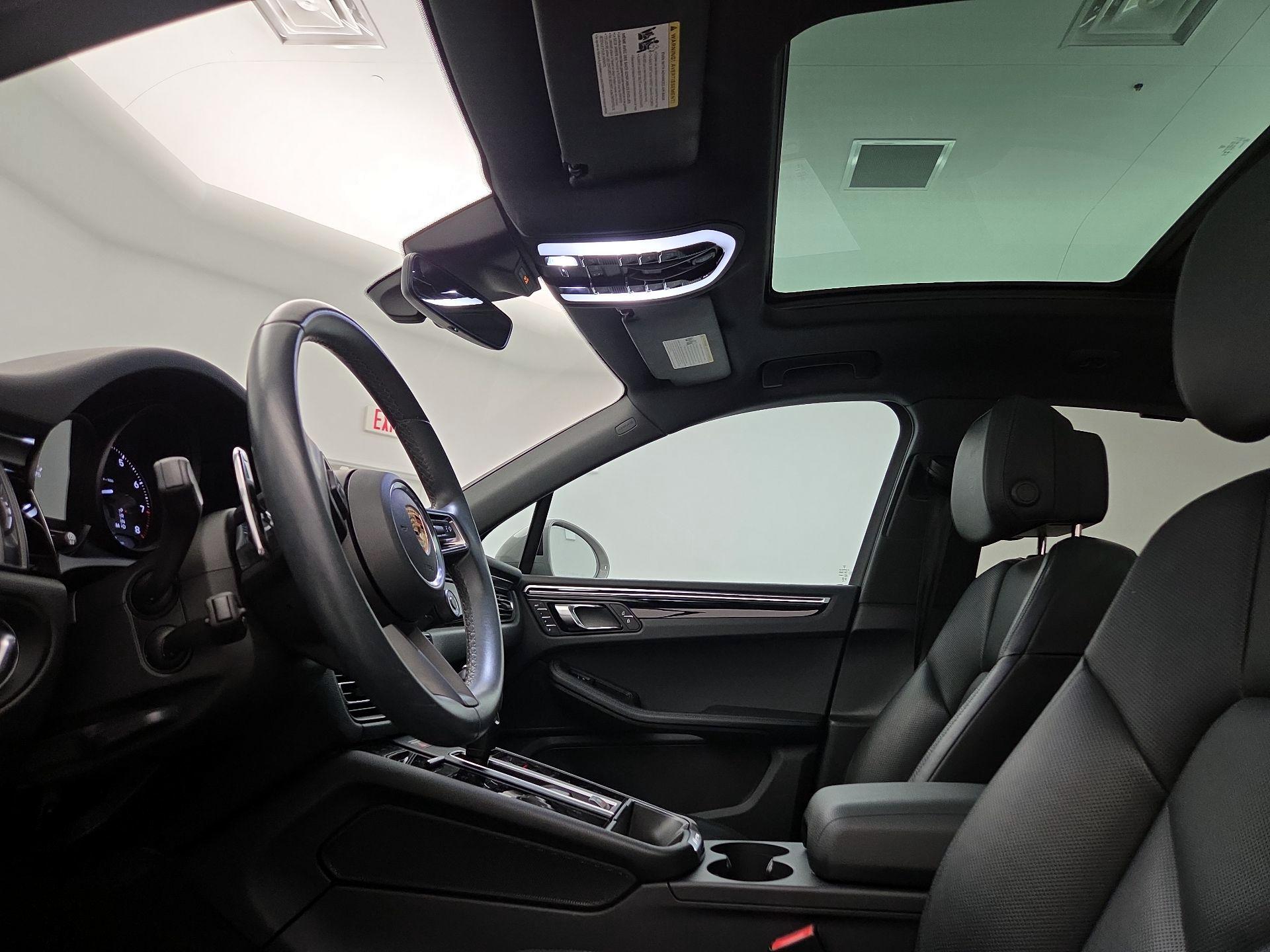 Thumbnail: 2023 Porsche Macan - 20