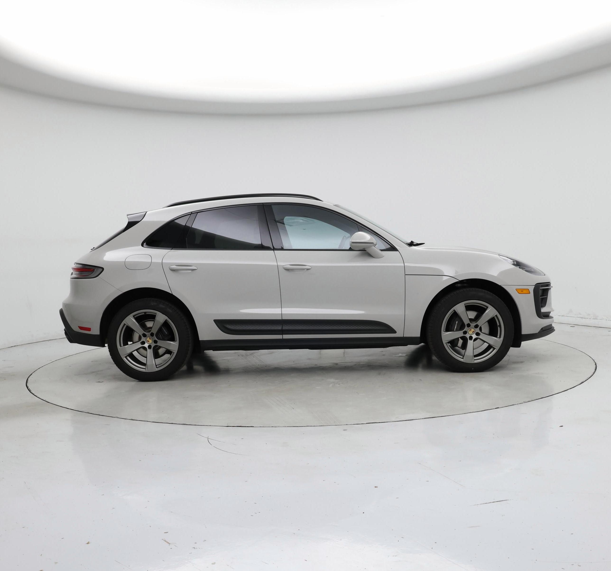 Thumbnail: 2023 Porsche Macan - 7