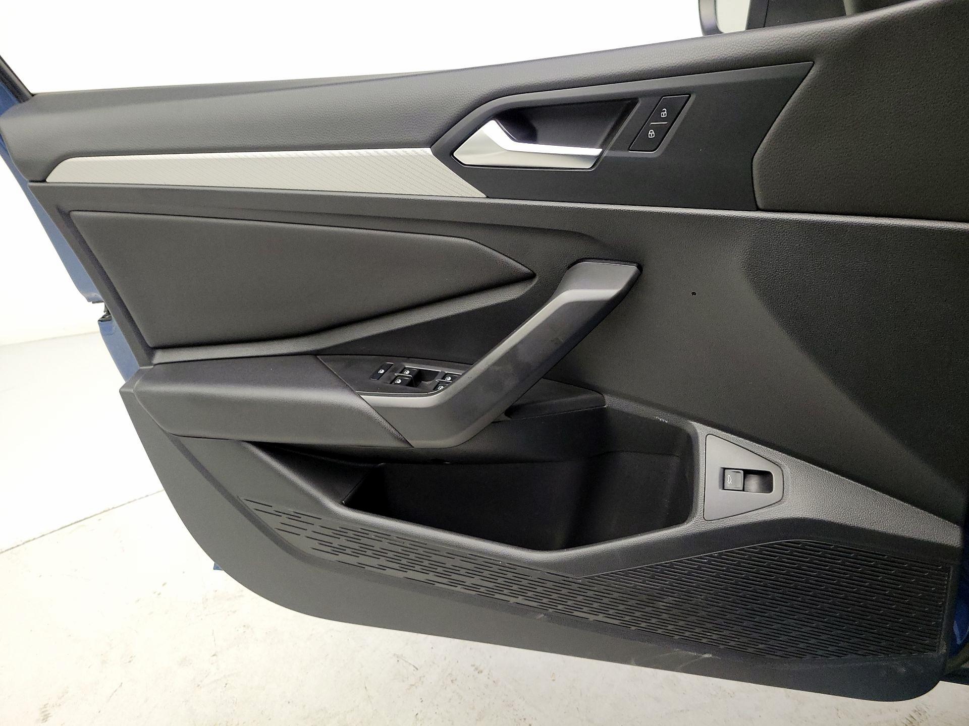 Thumbnail: 2020 Volkswagen Jetta - 12