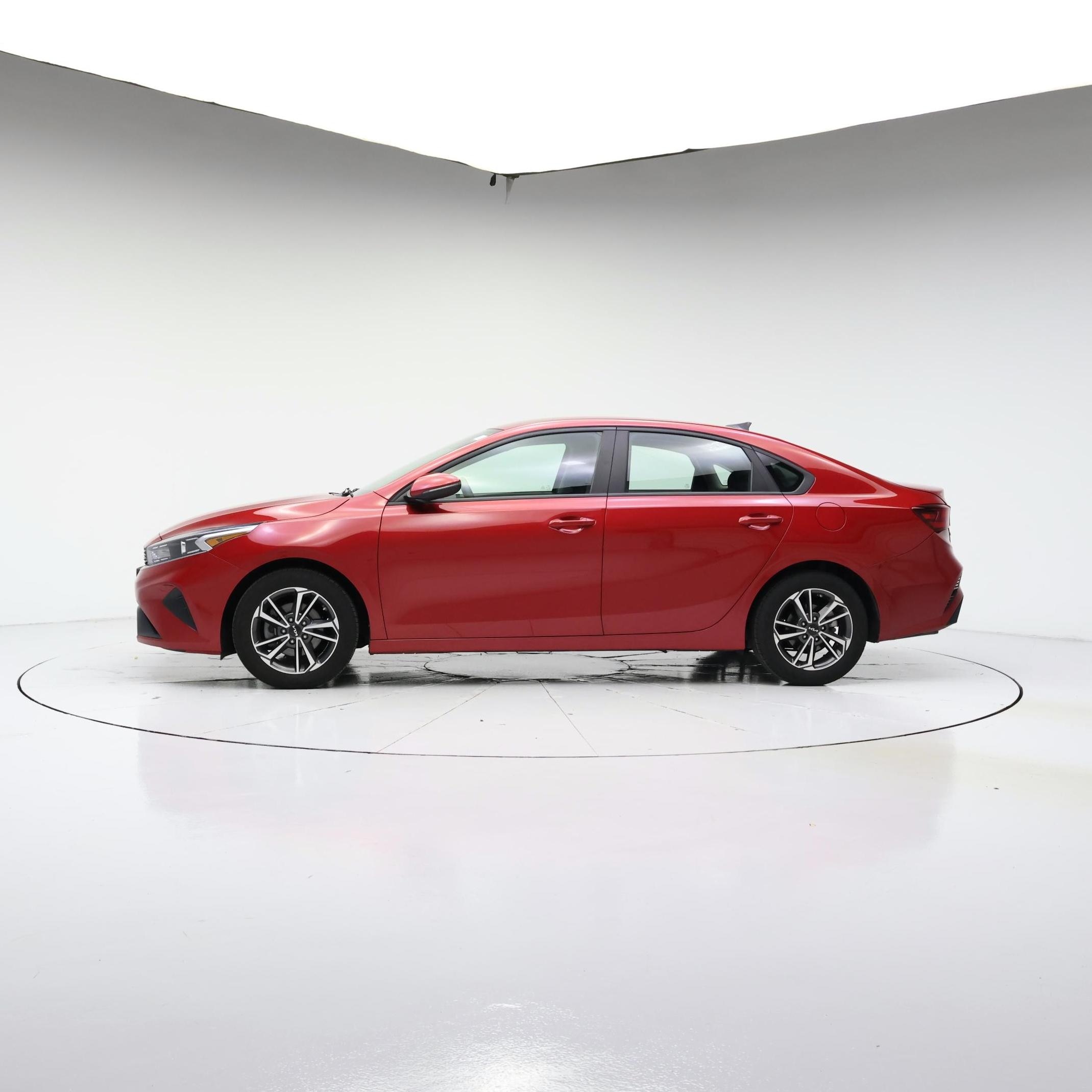 Thumbnail: 2023 Kia Forte - 3