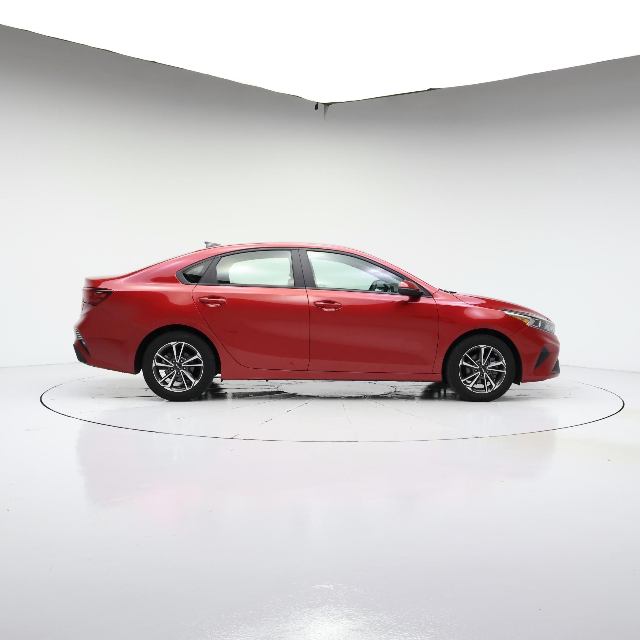 Thumbnail: 2023 Kia Forte - 7