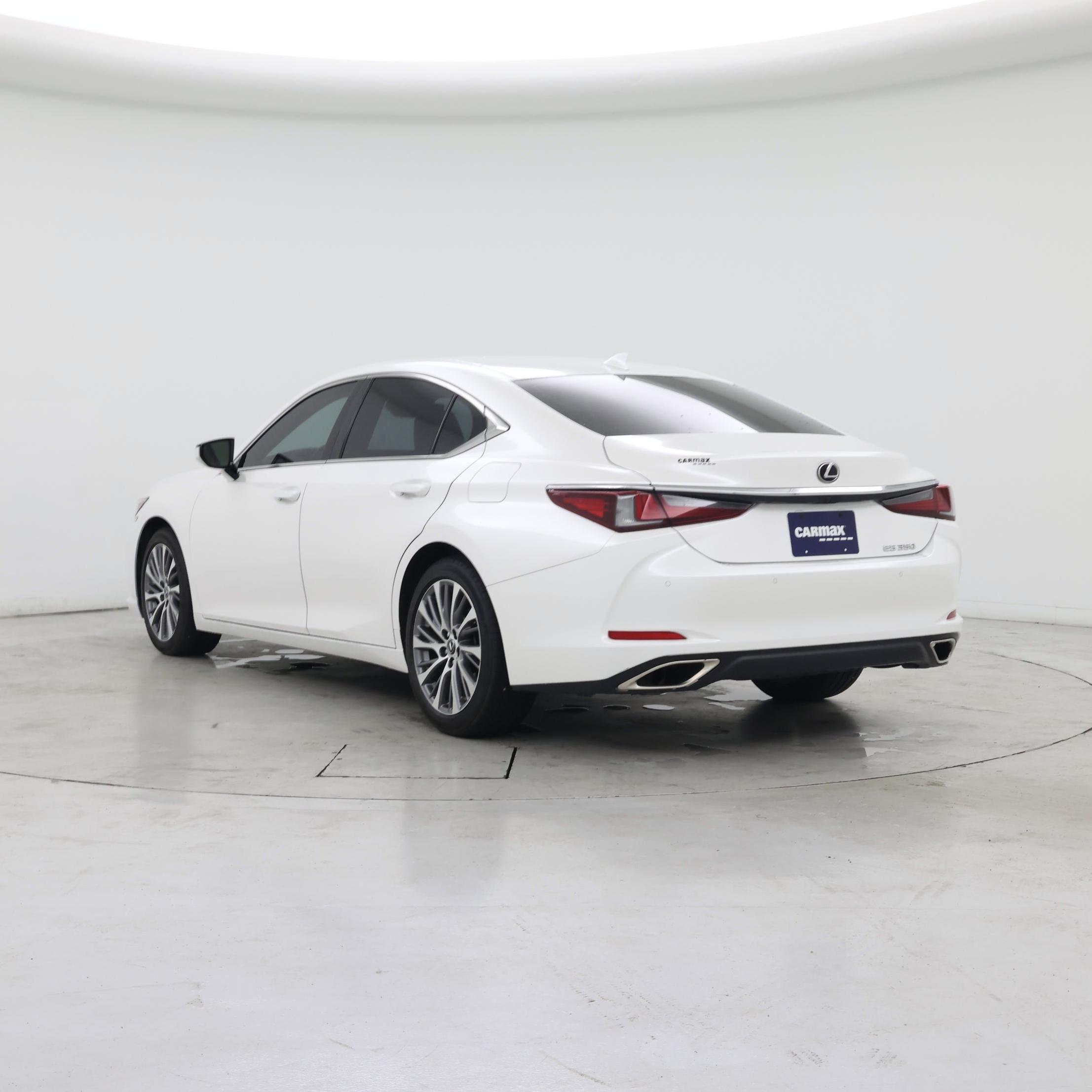 Thumbnail: 2021 Lexus ES - 2