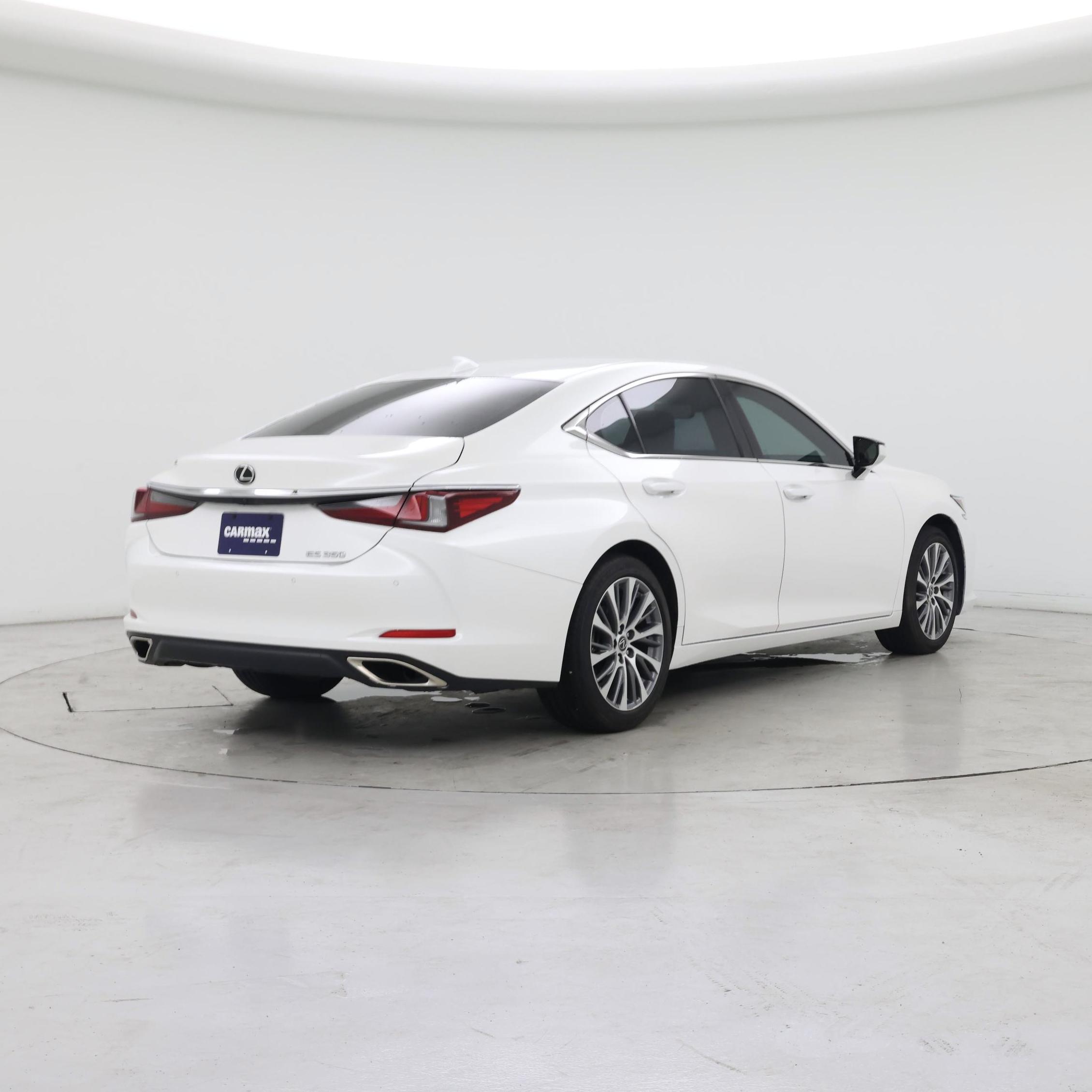 Thumbnail: 2021 Lexus ES - 8