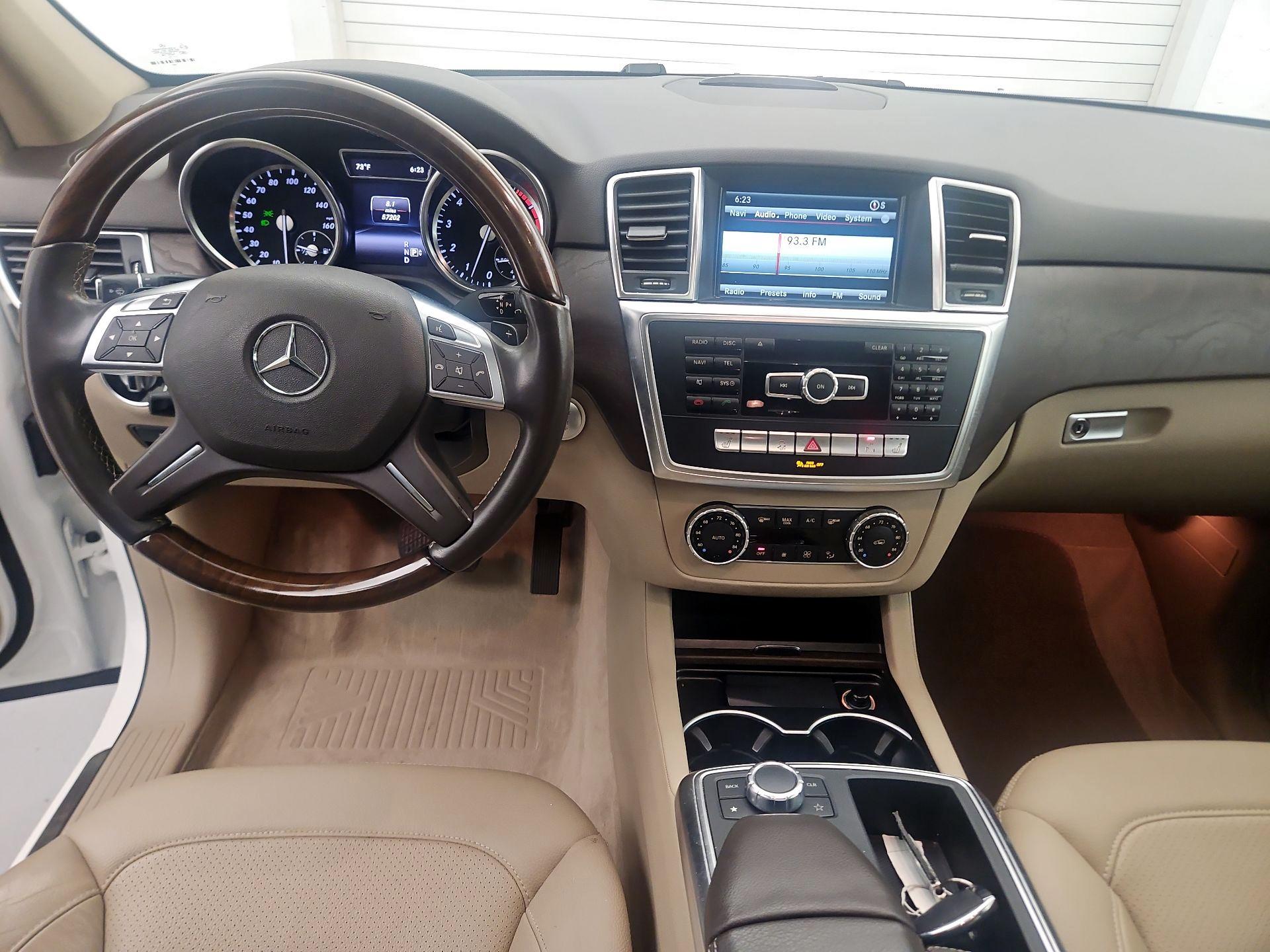 Thumbnail: 2015 Mercedes-Benz M-Class - 9