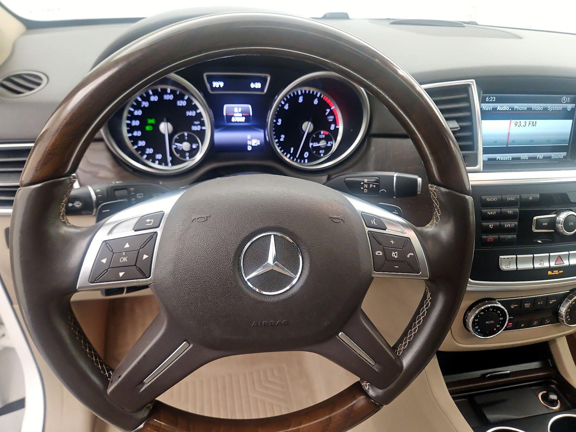 Thumbnail: 2015 Mercedes-Benz M-Class - 10