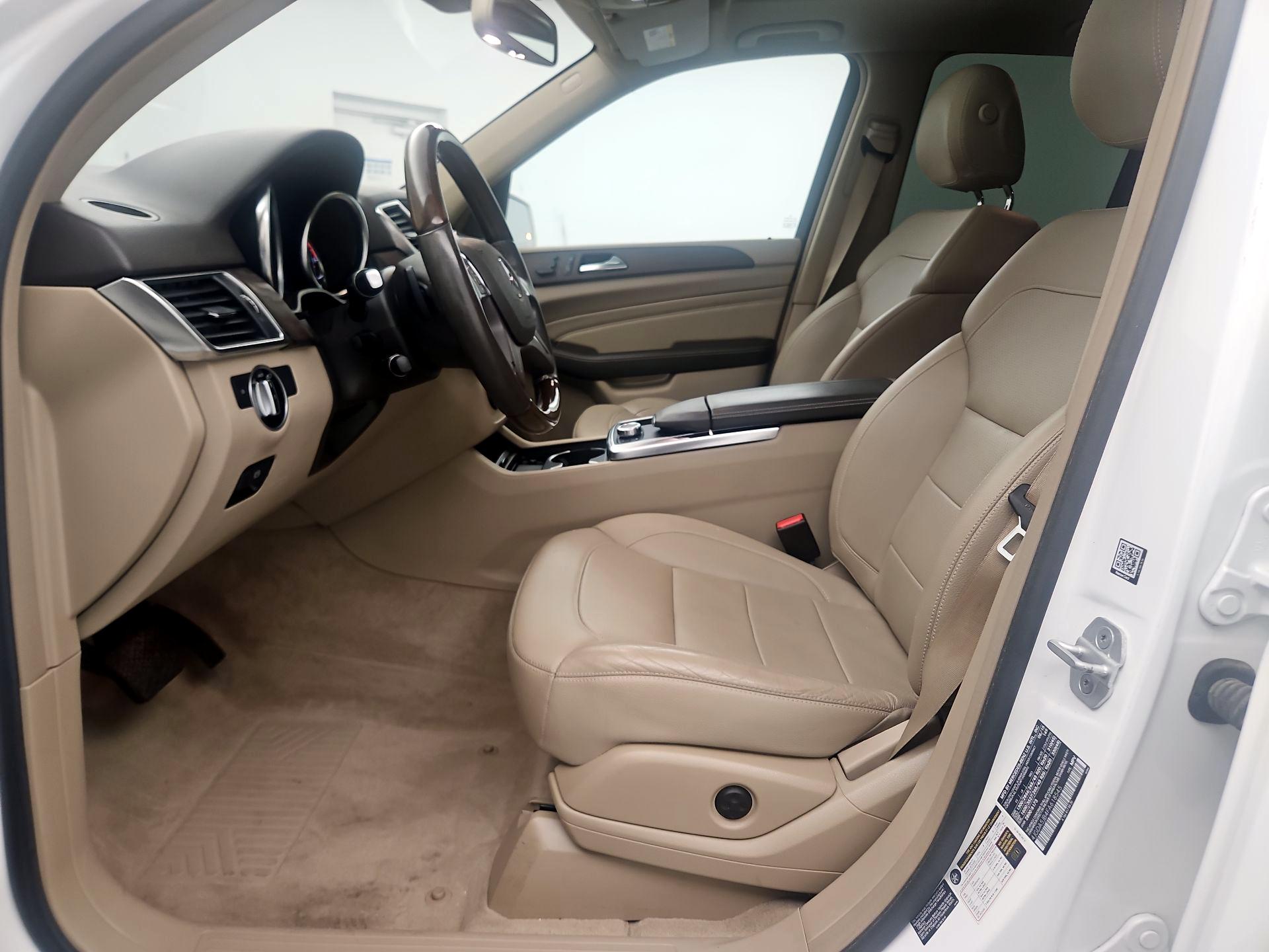 Thumbnail: 2015 Mercedes-Benz M-Class - 11