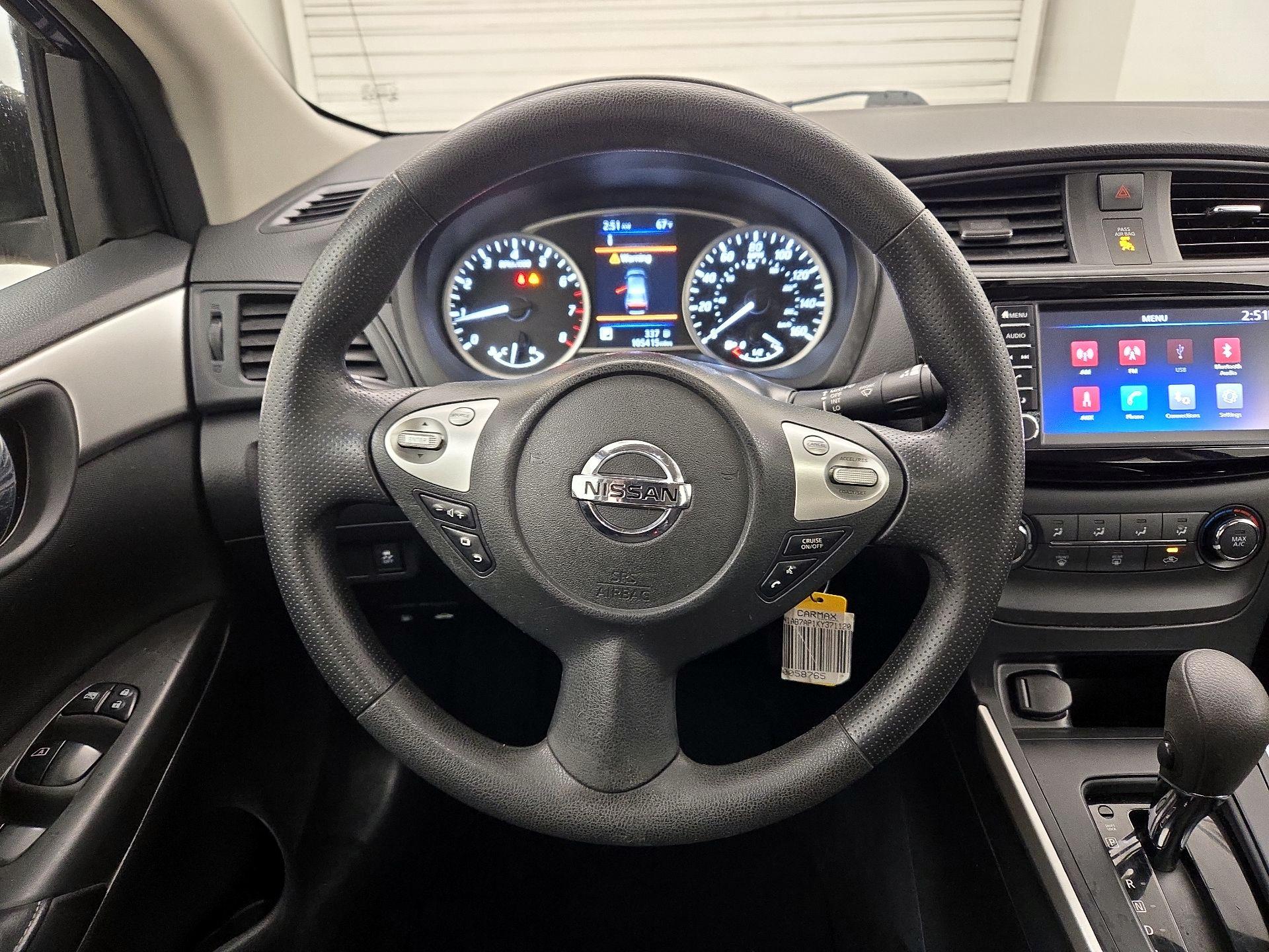 Thumbnail: 2019 Nissan Sentra - 10