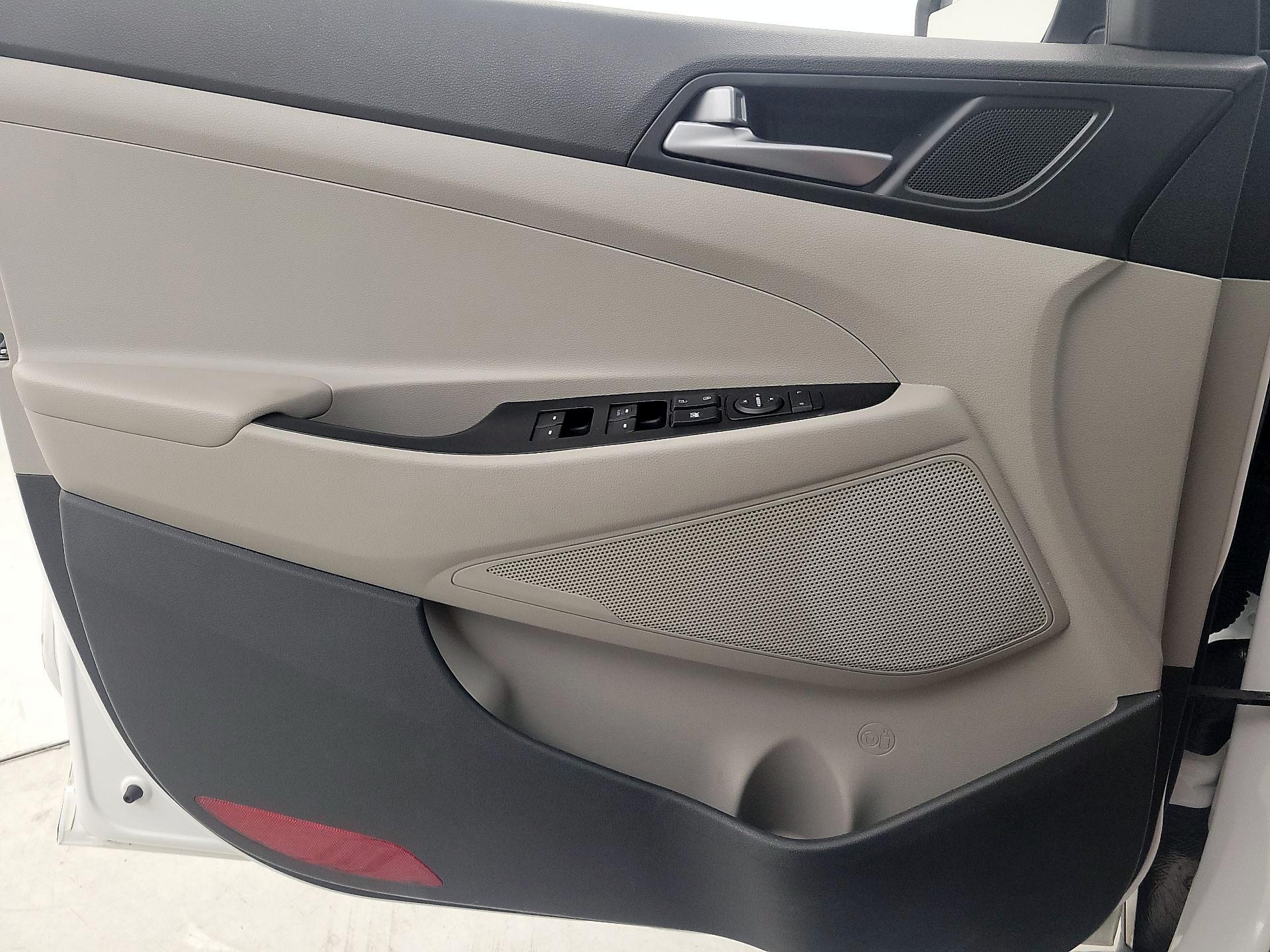 Thumbnail: 2017 Hyundai Tucson - 12