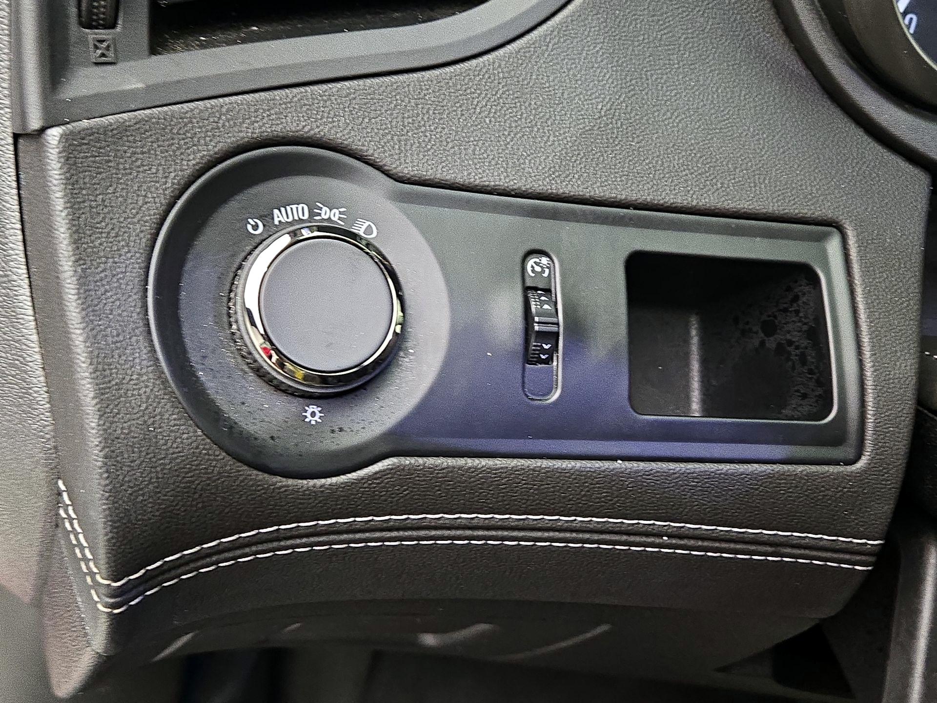 Thumbnail: 2014 Buick LaCrosse - 13