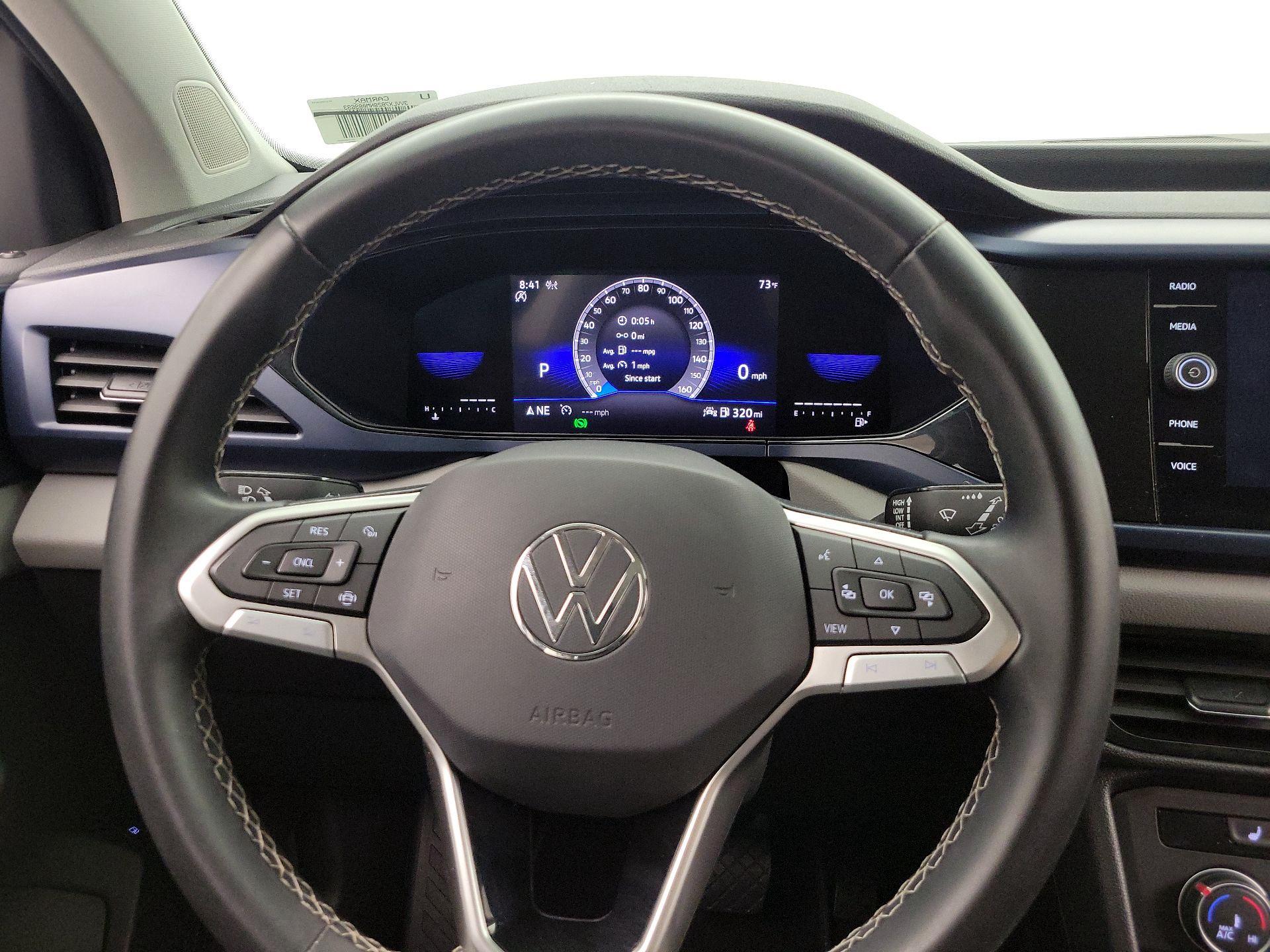 Thumbnail: 2022 Volkswagen Taos - 10