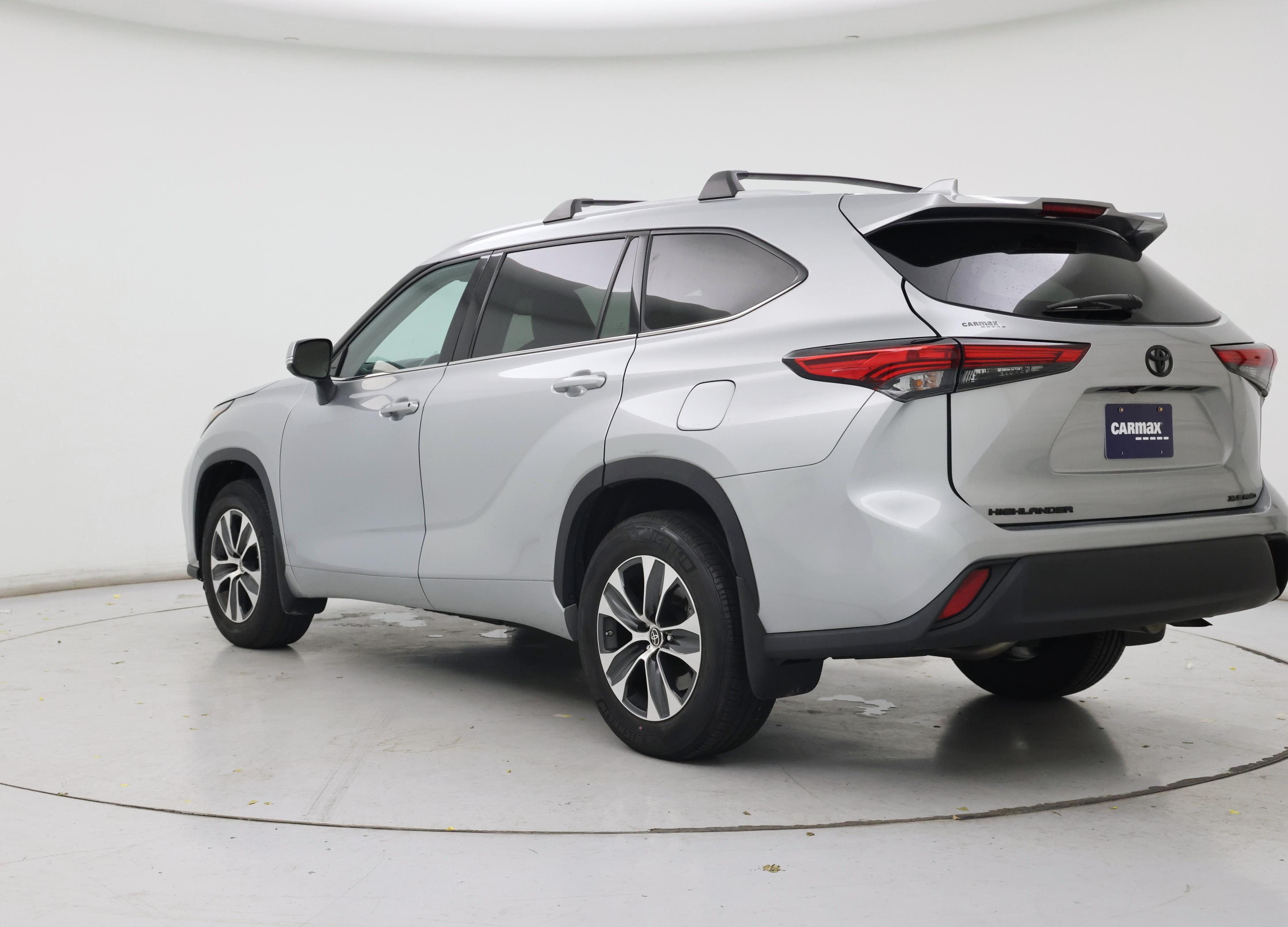 Thumbnail: 2022 Toyota Highlander - 2
