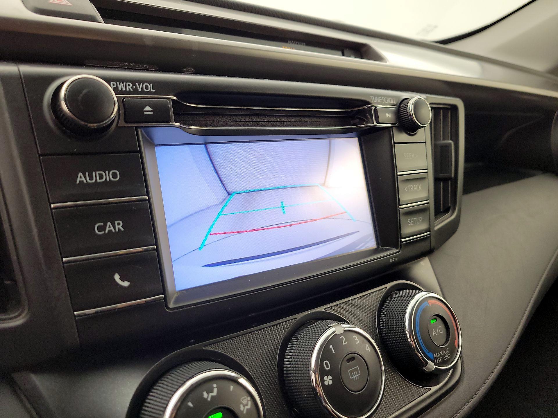Thumbnail: 2016 Toyota RAV4 - 14