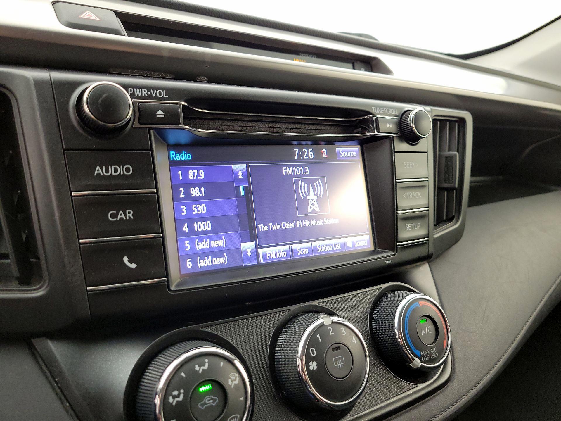 Thumbnail: 2016 Toyota RAV4 - 15
