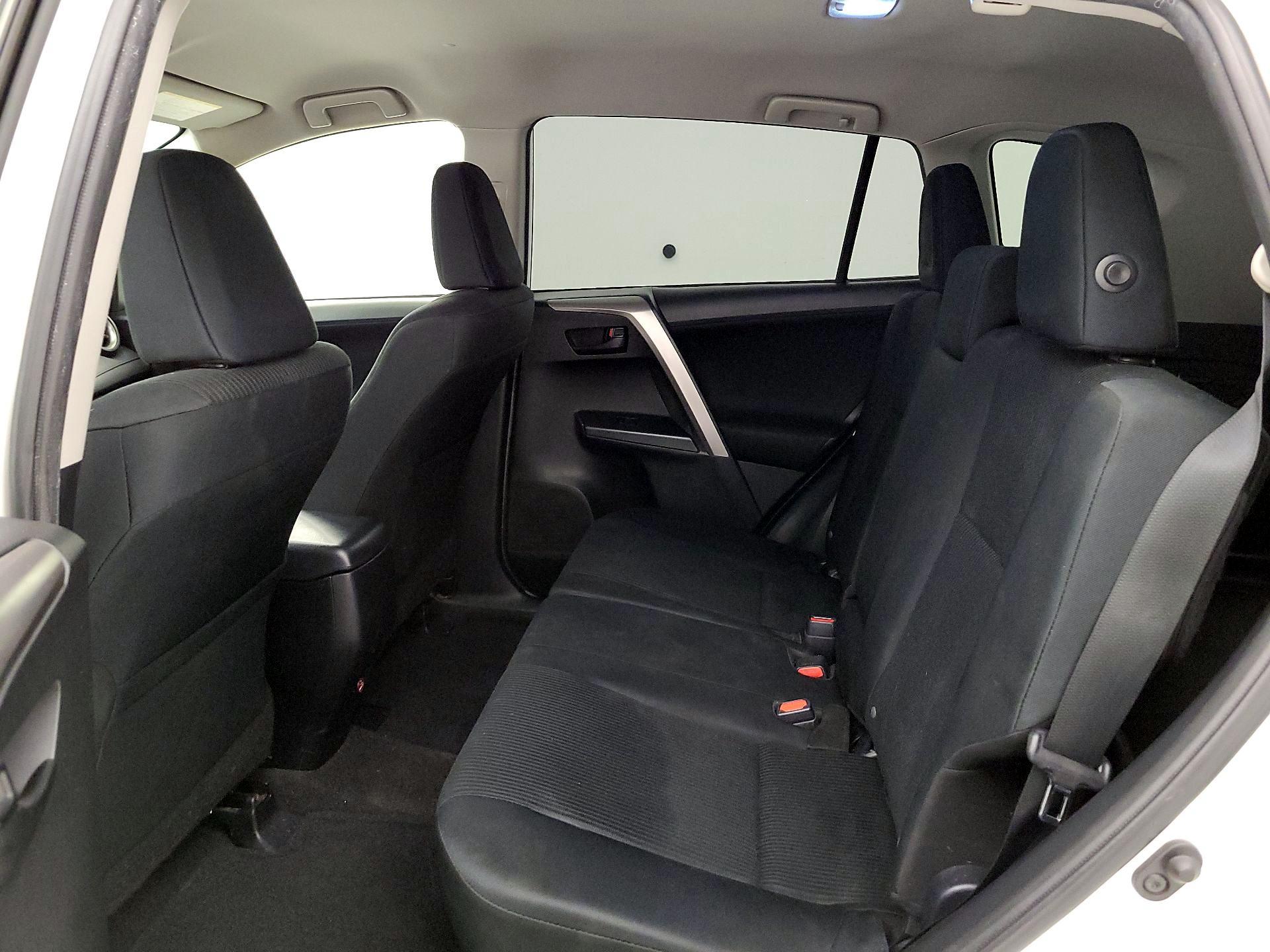 Thumbnail: 2016 Toyota RAV4 - 19