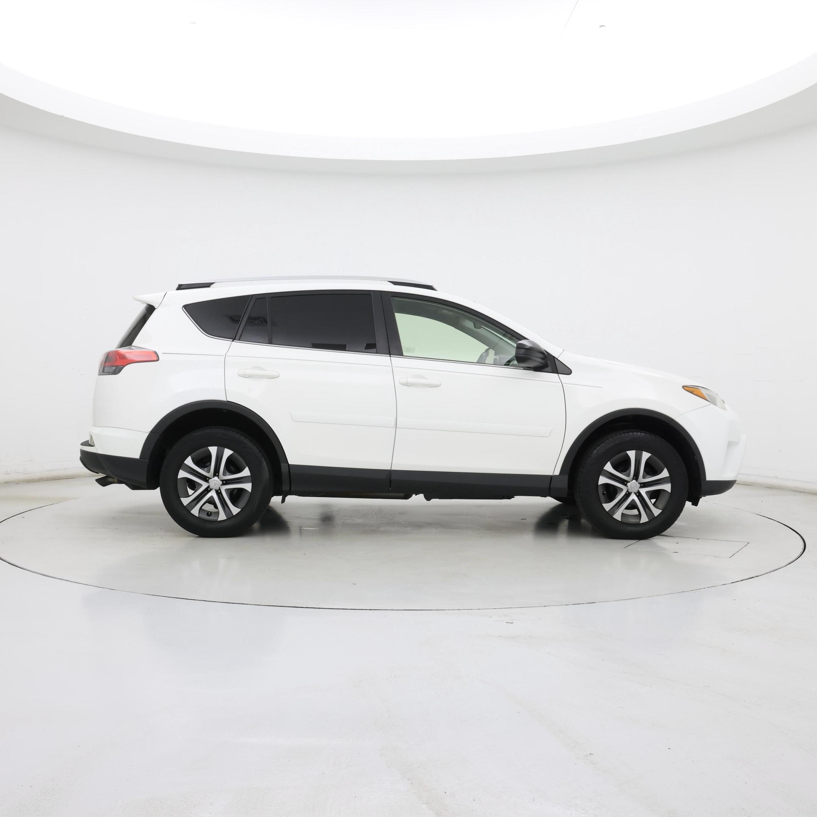 Thumbnail: 2016 Toyota RAV4 - 7