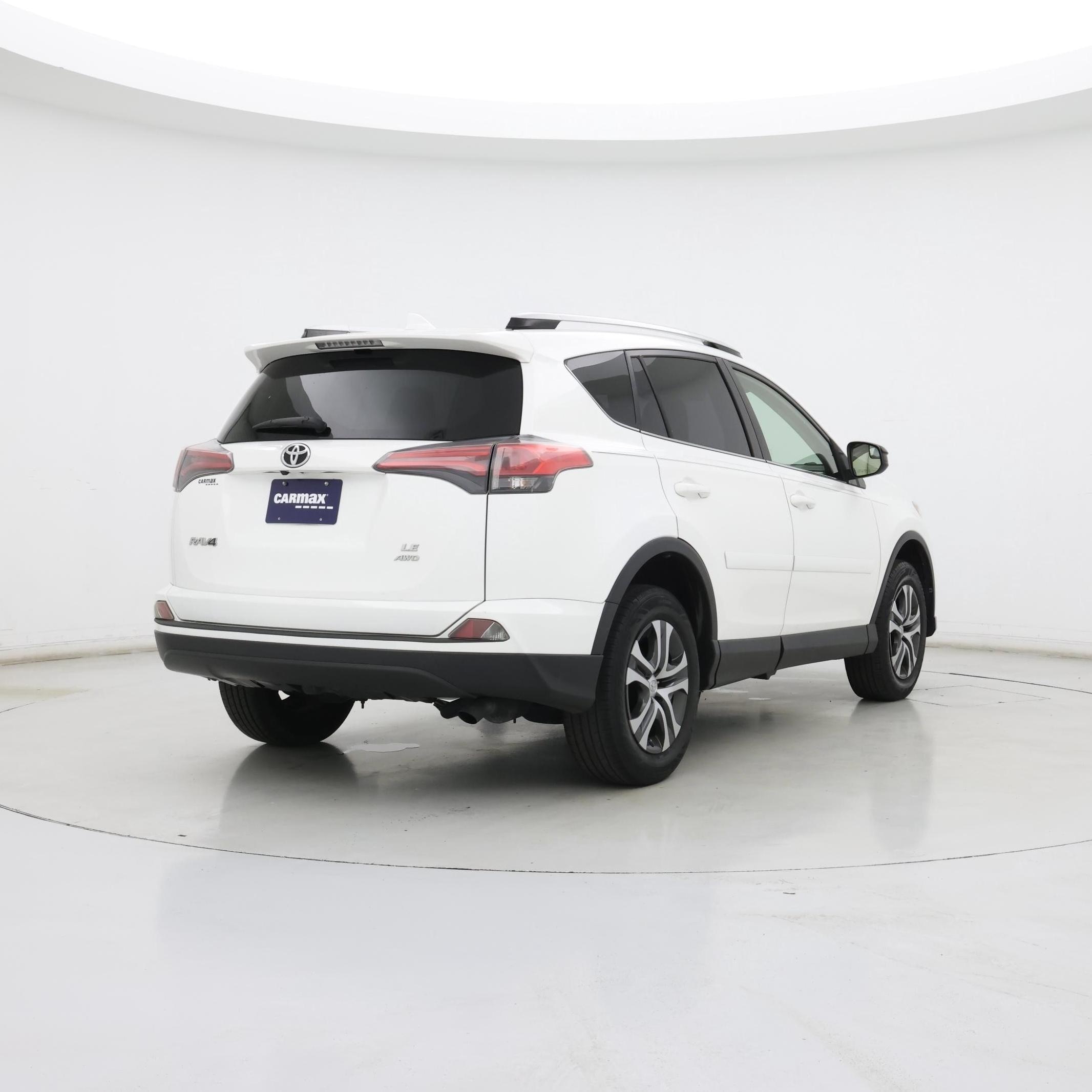 Thumbnail: 2016 Toyota RAV4 - 8