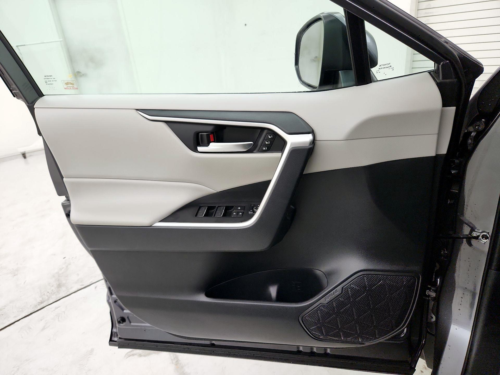 Thumbnail: 2024 Toyota RAV4 - 12