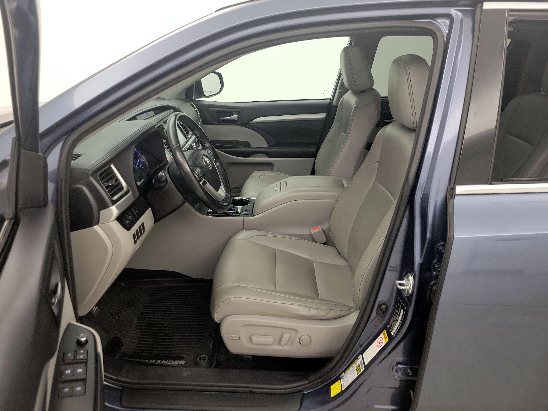 Thumbnail: 2018 Toyota Highlander - 11