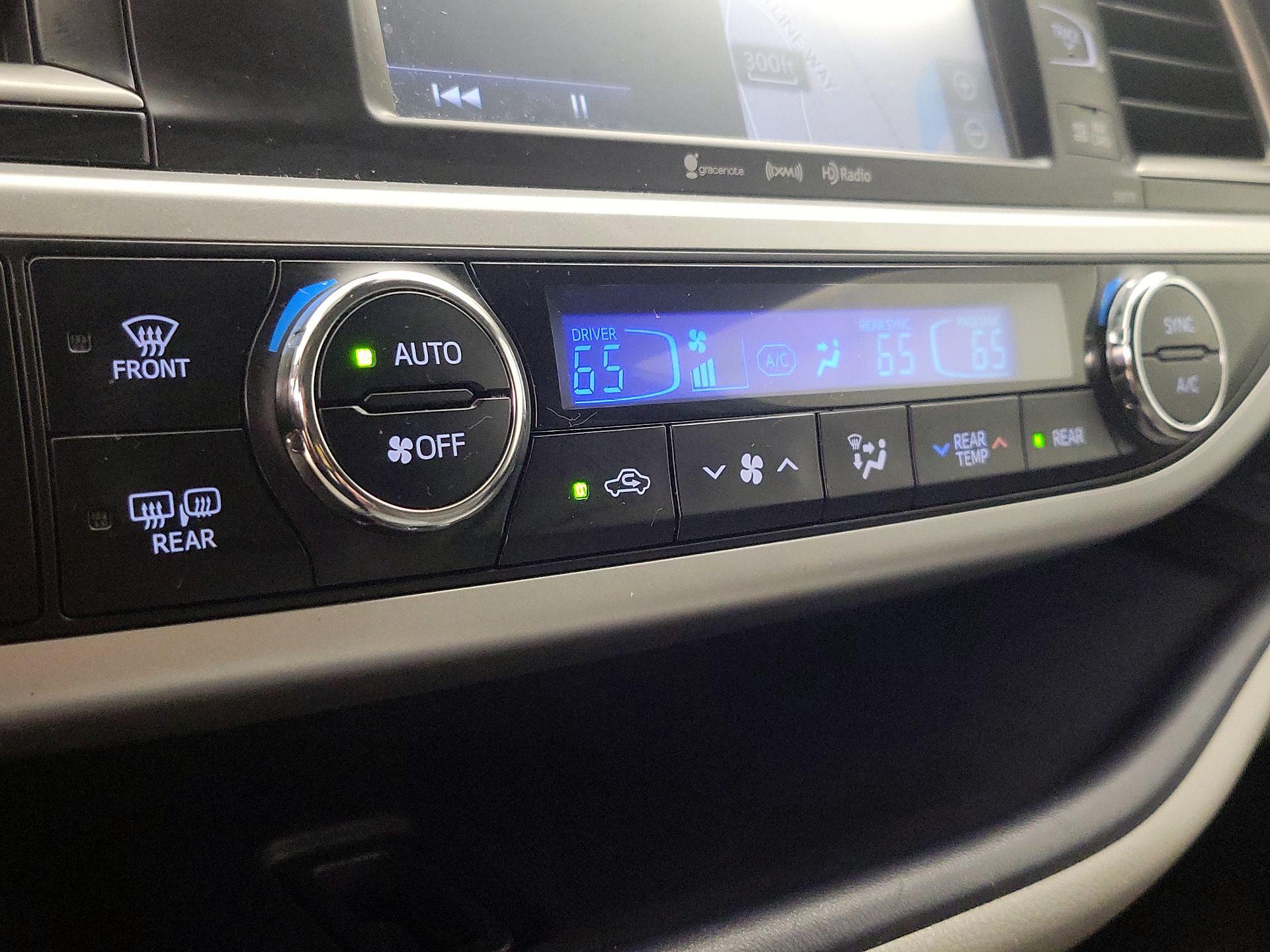 Thumbnail: 2018 Toyota Highlander - 17