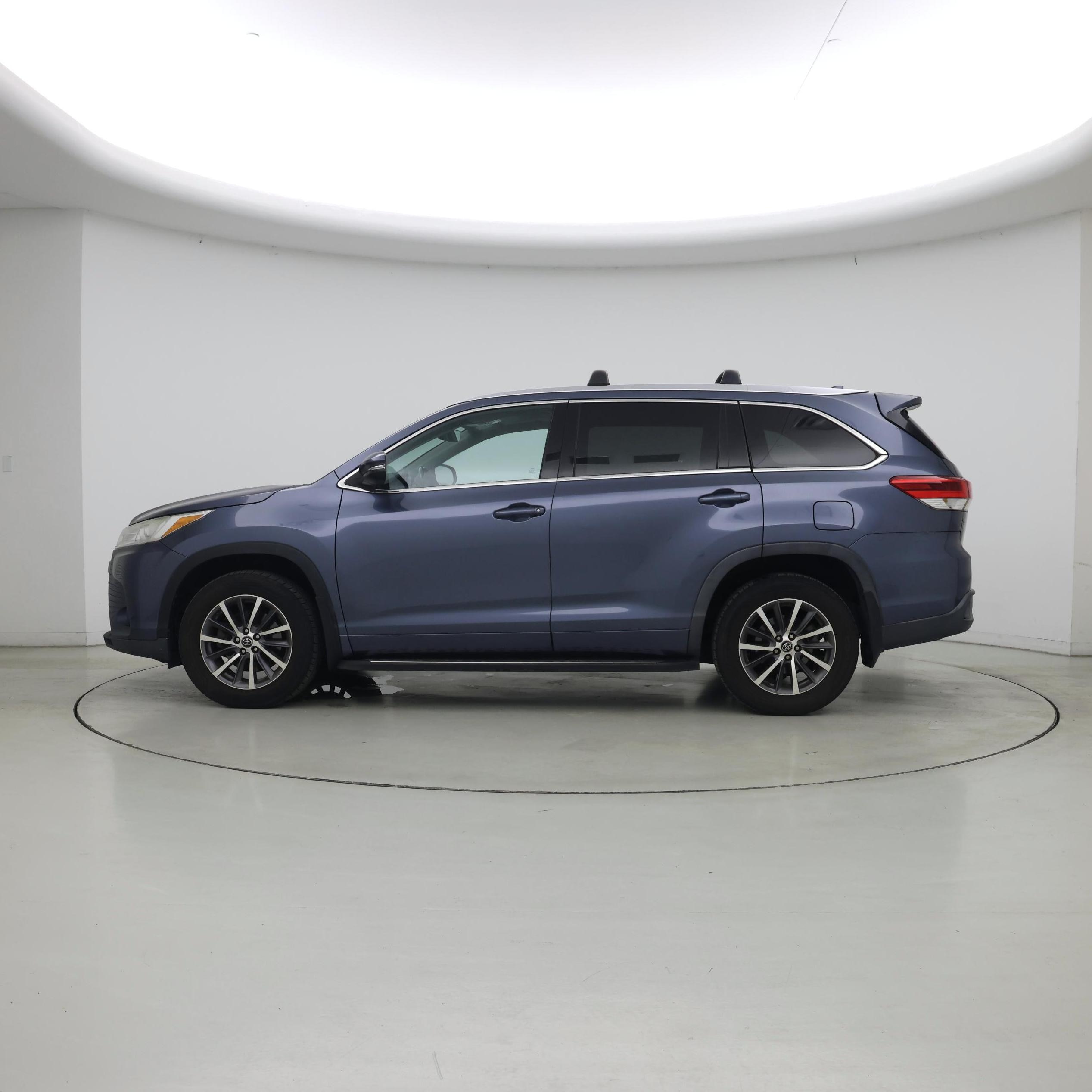 Thumbnail: 2018 Toyota Highlander - 3
