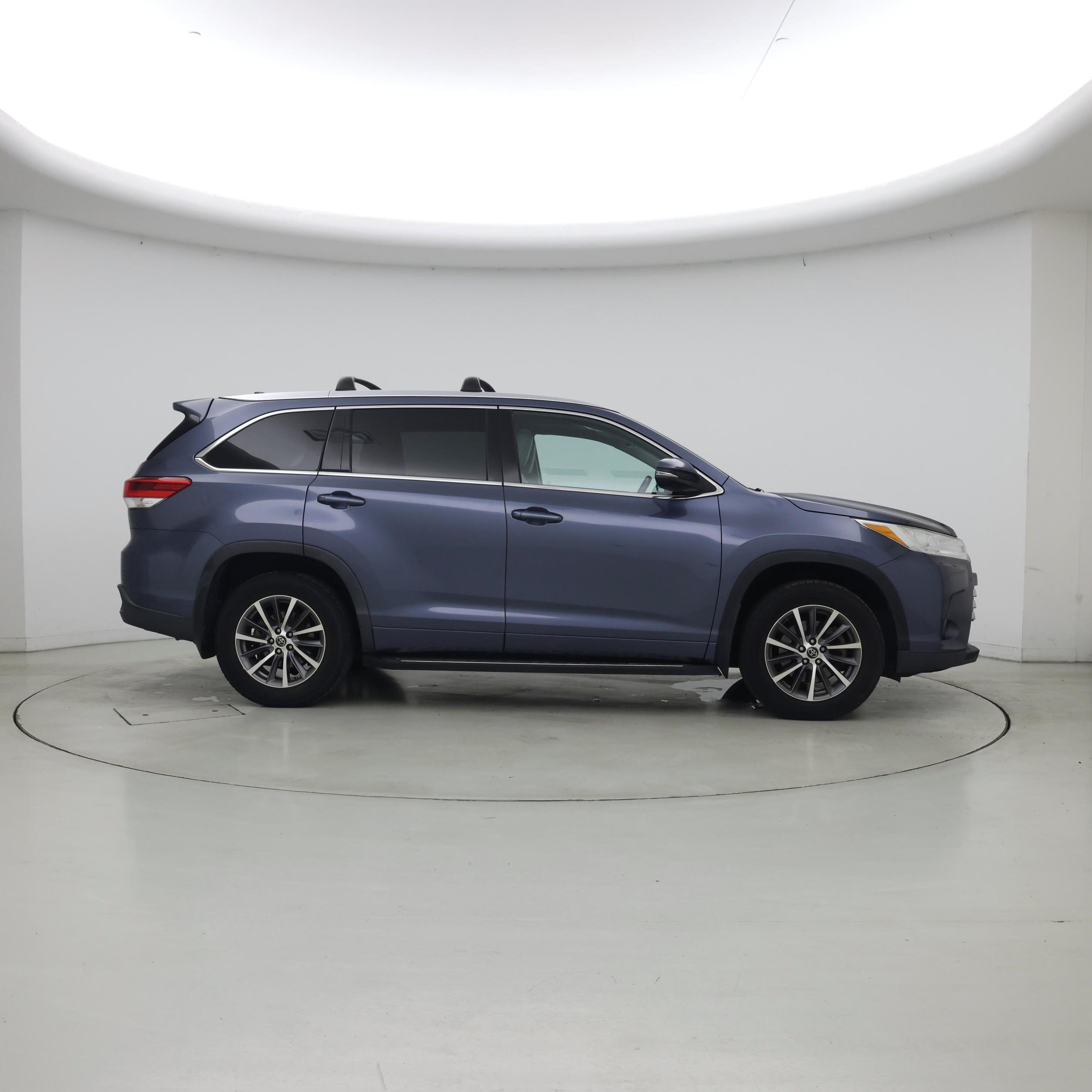 Thumbnail: 2018 Toyota Highlander - 7