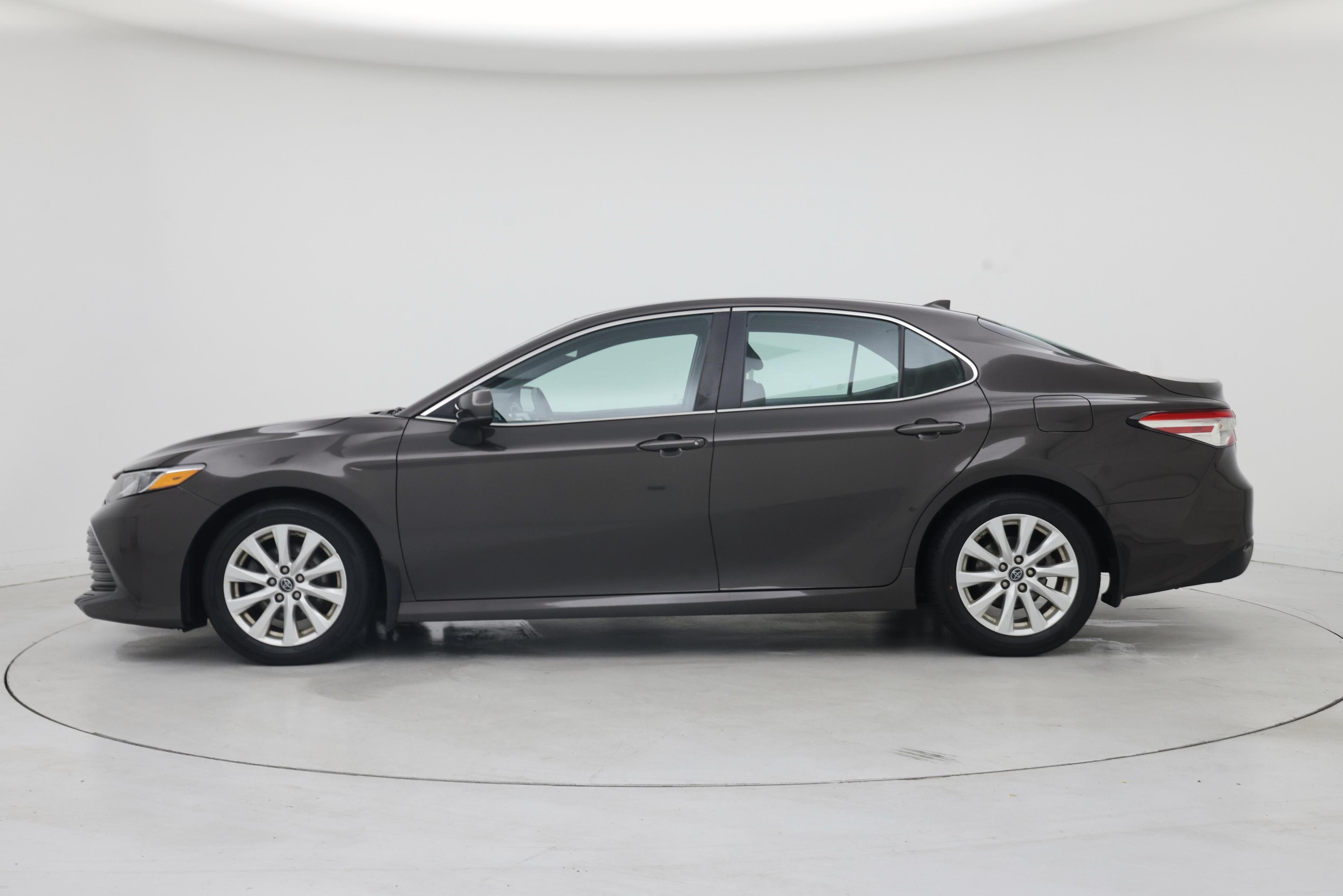Thumbnail: 2019 Toyota Camry - 3