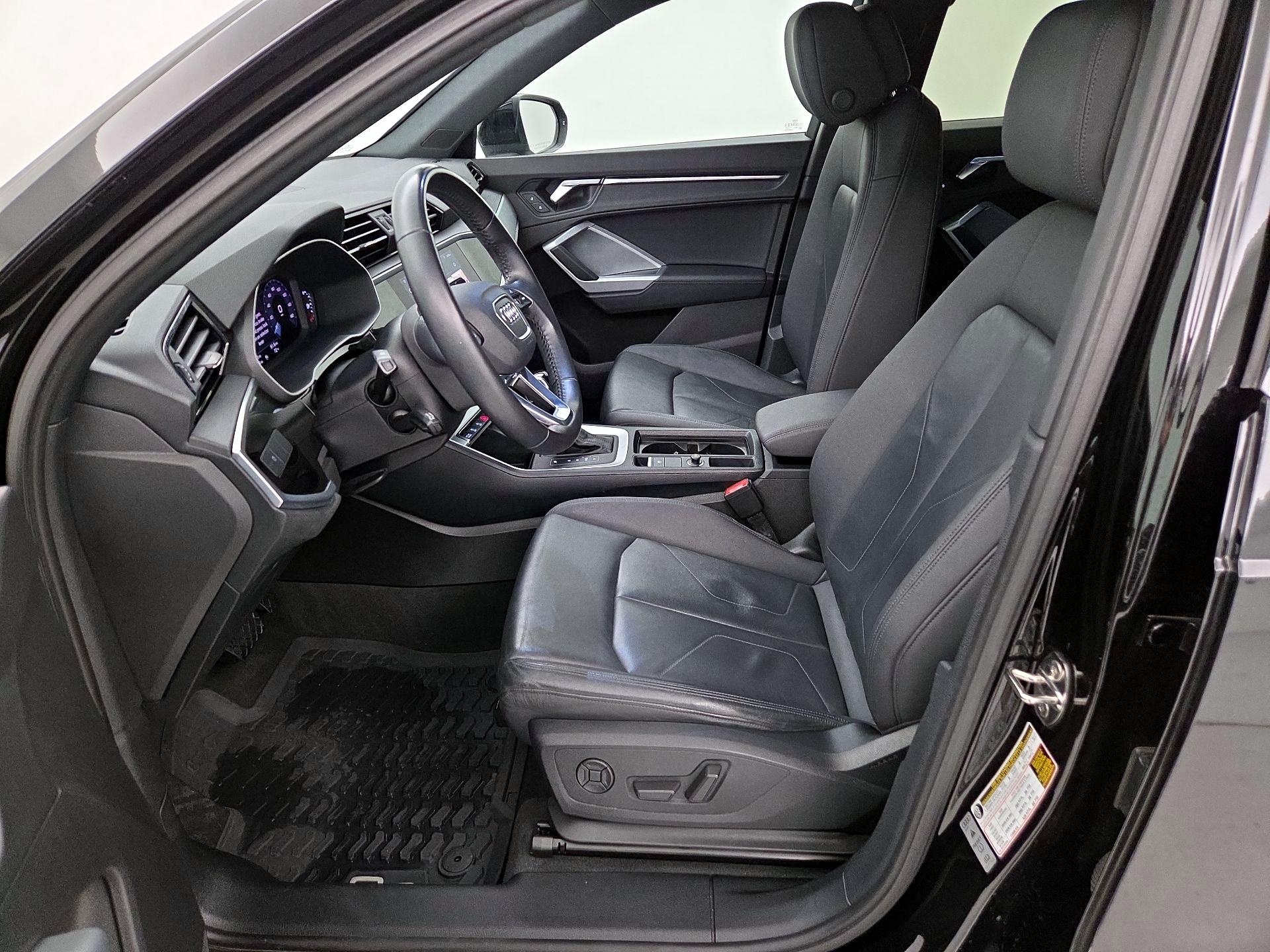 Thumbnail: 2020 Audi Q3 - 11