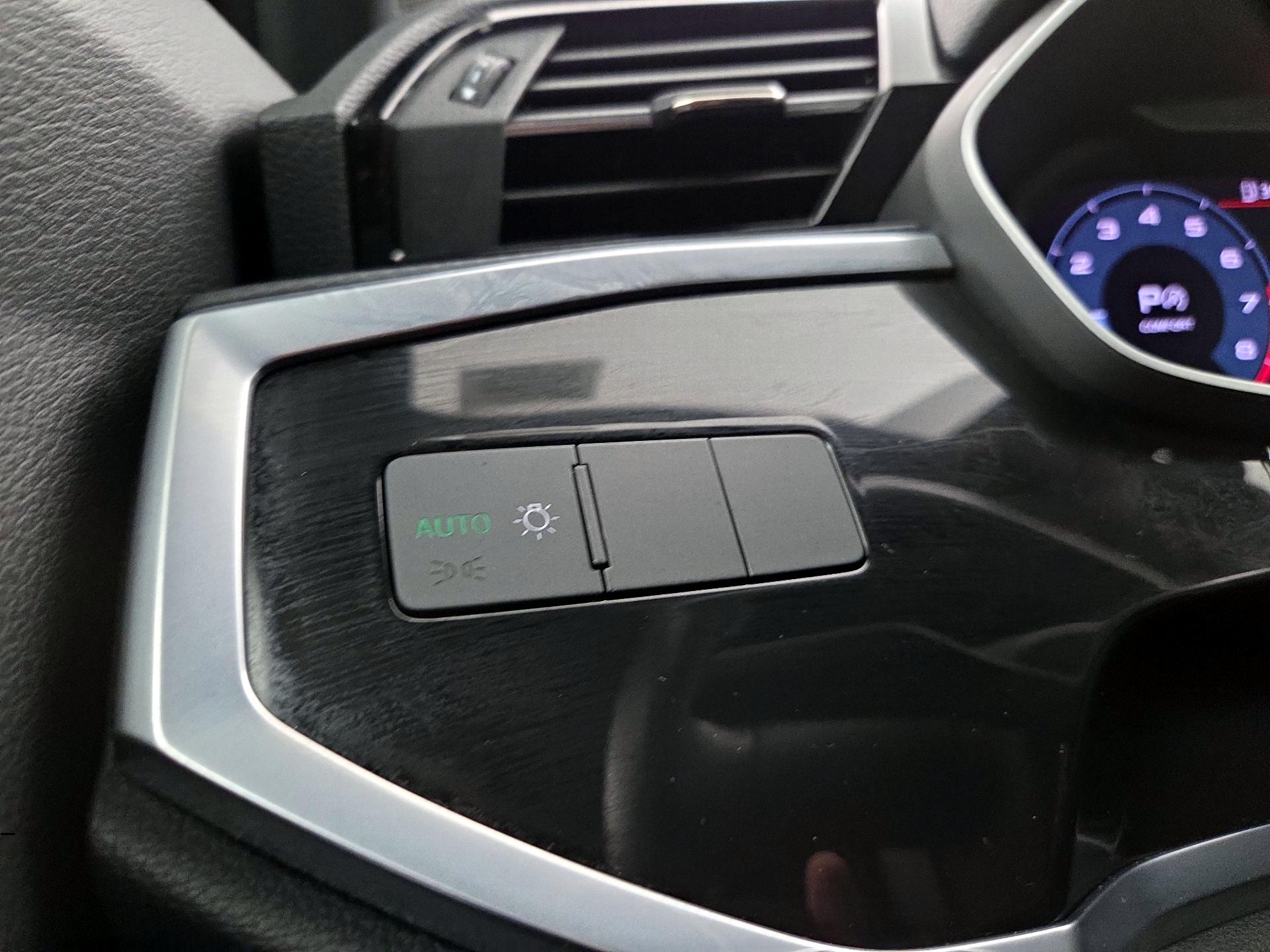 Thumbnail: 2020 Audi Q3 - 13