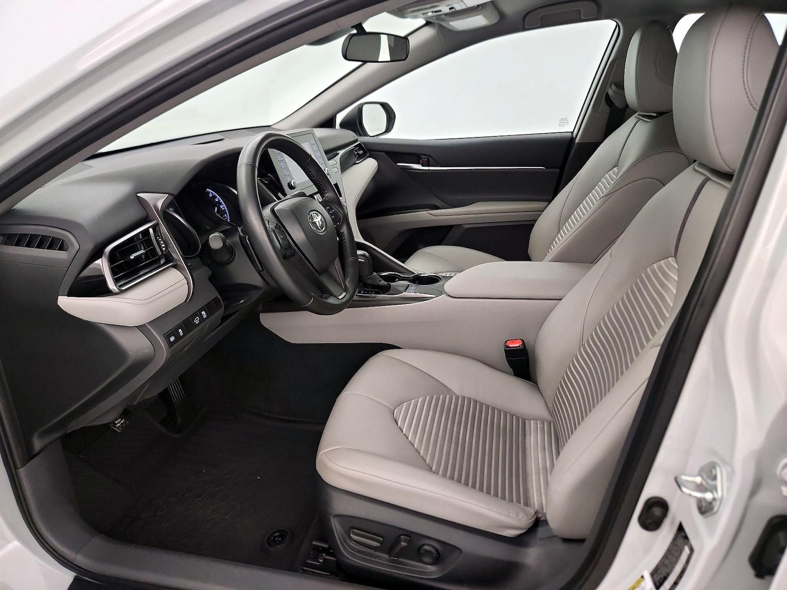 Power Seat(s) & Side Airbags
