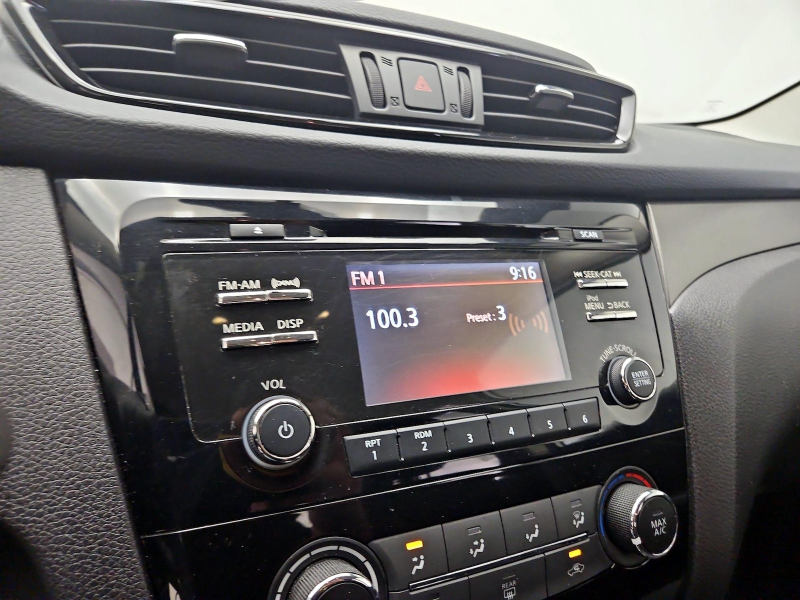 2018 Nissan Rogue Sport S - Photo 16