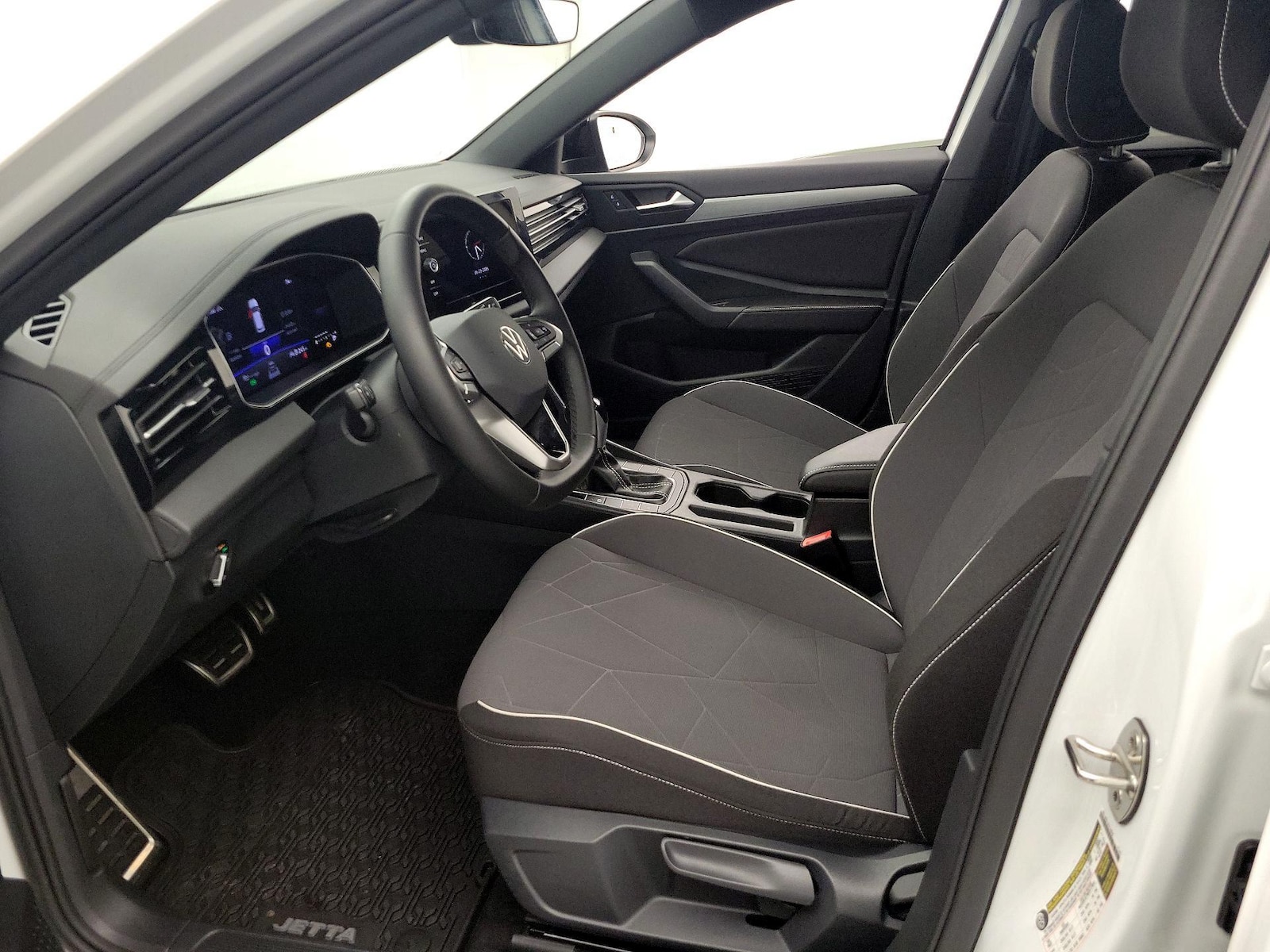 2025 Volkswagen Jetta Sport - Photo 12
