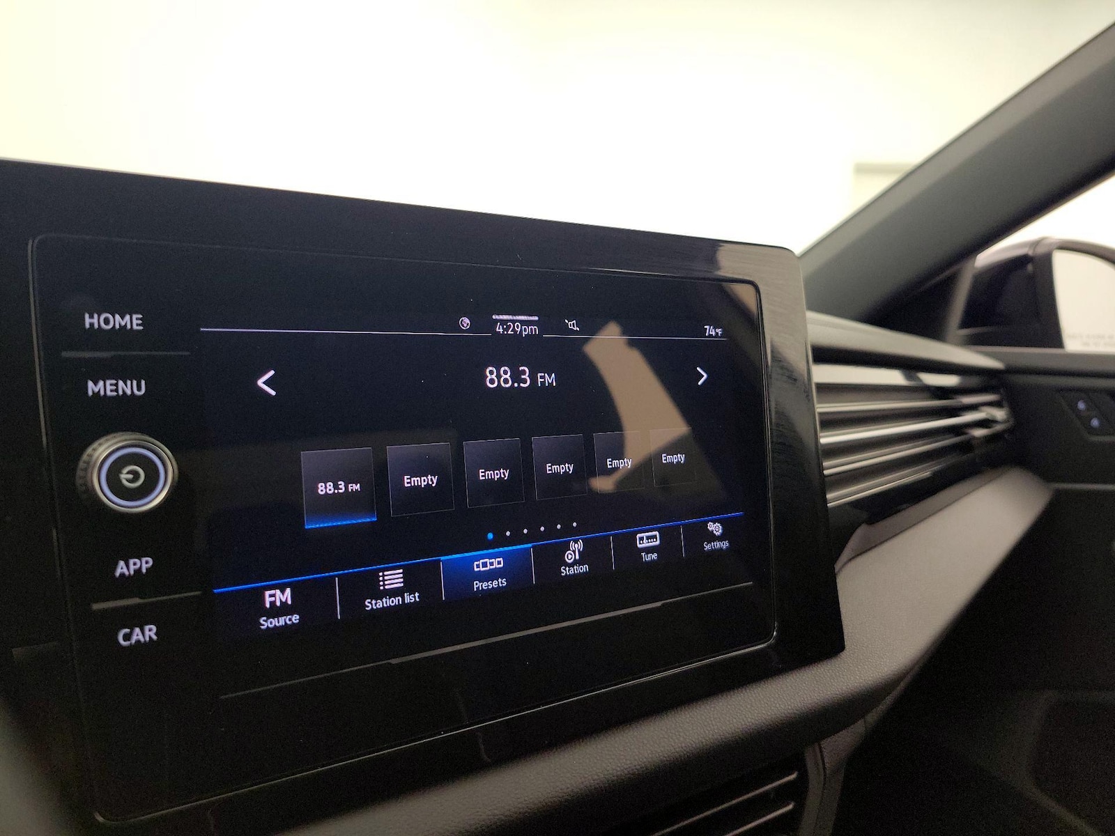 2025 Volkswagen Jetta Sport - Photo 16