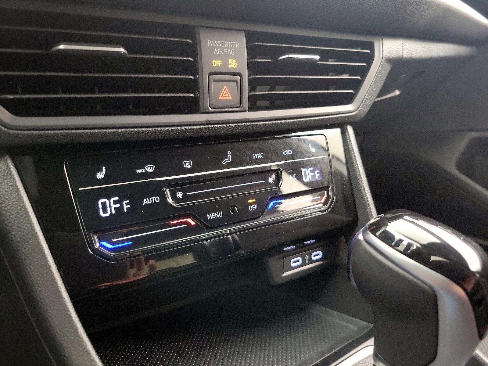 2025 Volkswagen Jetta Sport - Photo 17