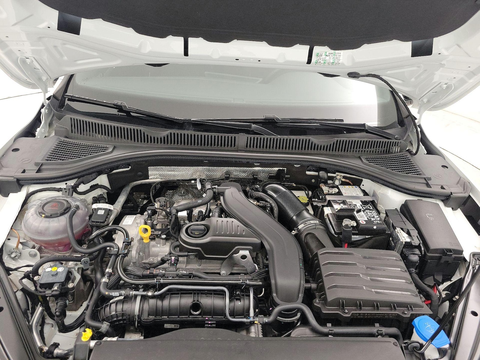 2025 Volkswagen Jetta Sport - Photo 22