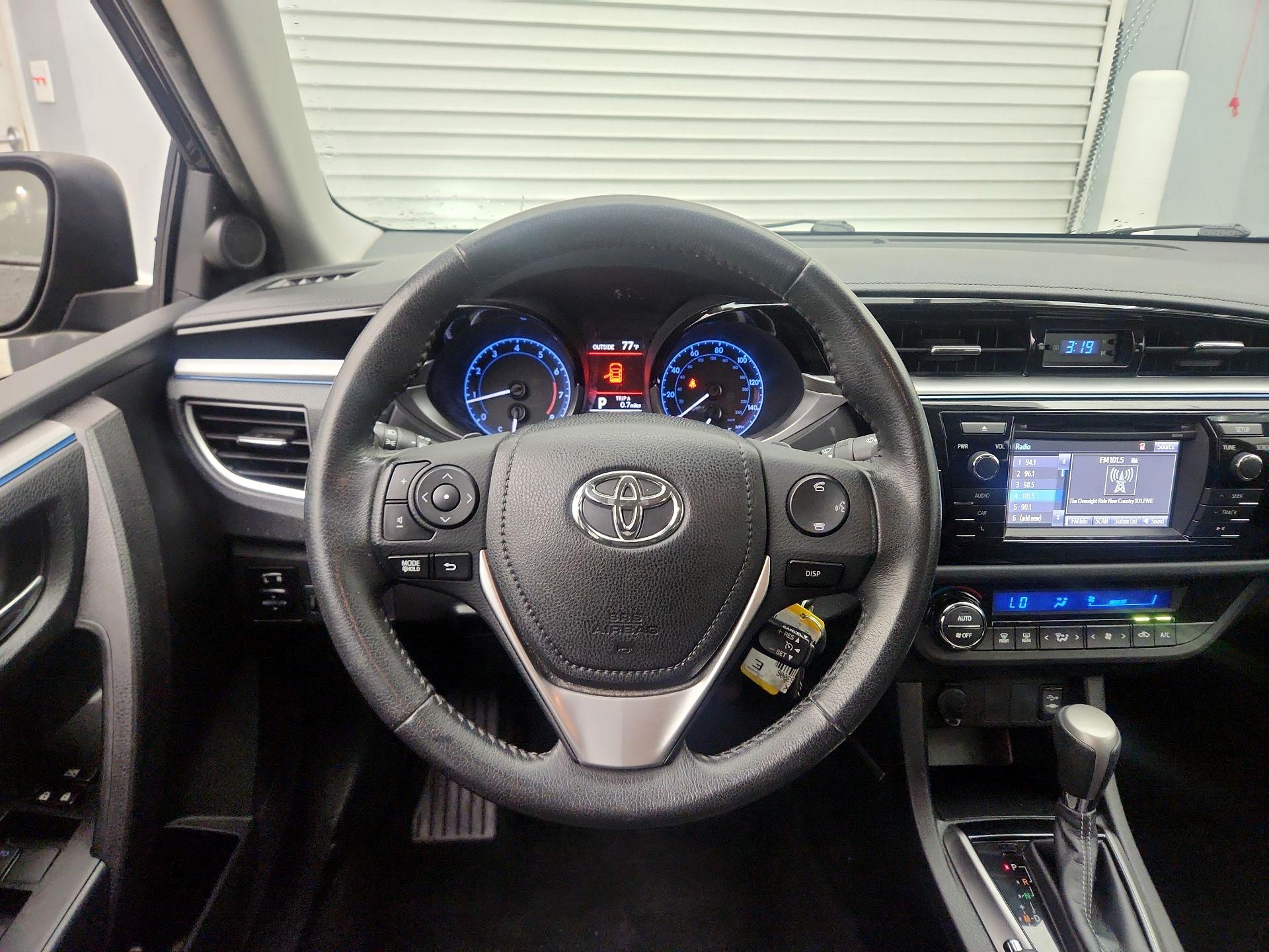 Thumbnail: 2015 Toyota Corolla - 10