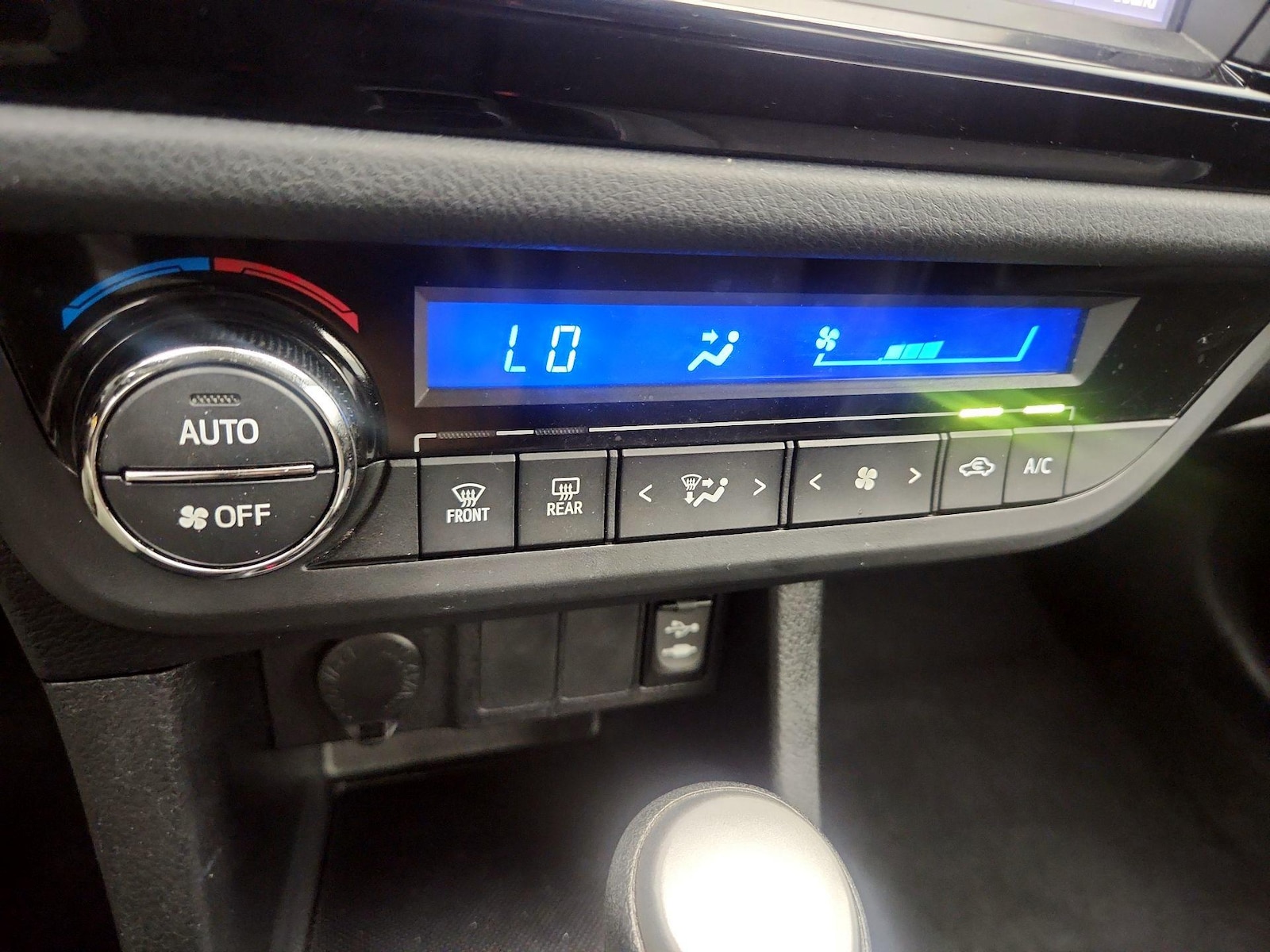 2015 Toyota Corolla S Plus - Photo 17
