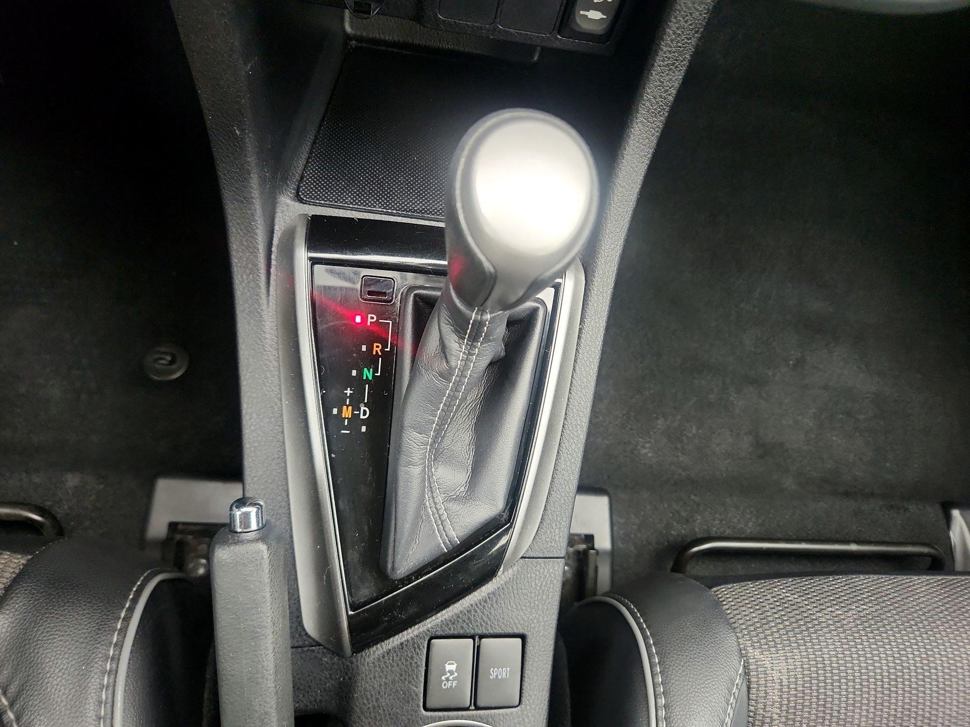 Thumbnail: 2015 Toyota Corolla - 17