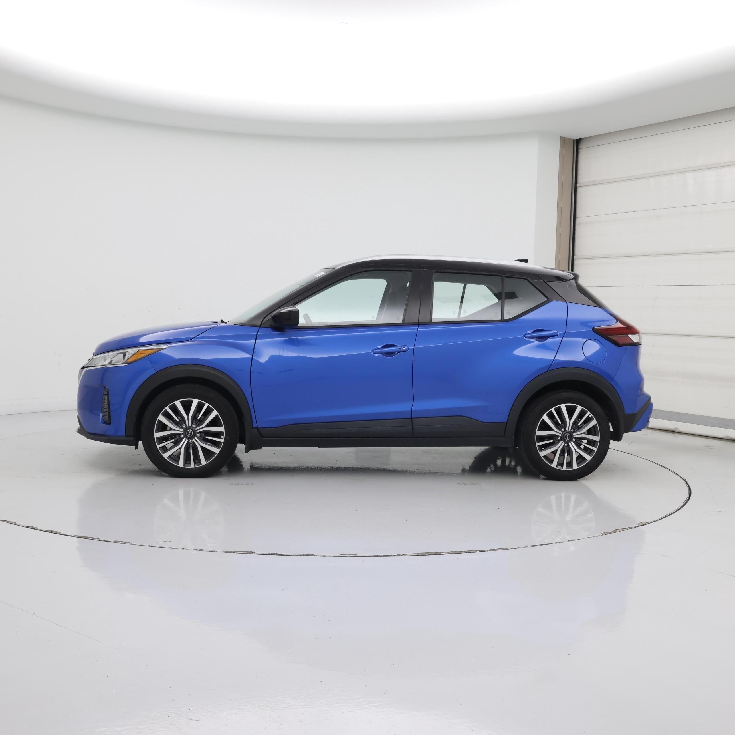 Thumbnail: 2023 Nissan Kicks - 3